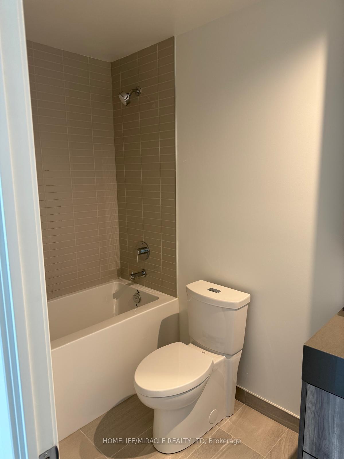 Photo 8 of Unit 20, 6 Flavelle Trail, Vaughan, Steeles West Industrial — HOMEH