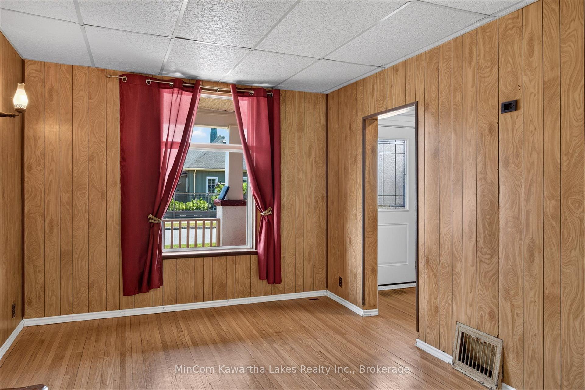 Photo 10 of 296 Braidwood Avenue, Peterborough, Otonabee Ward 1 — HOMEH
