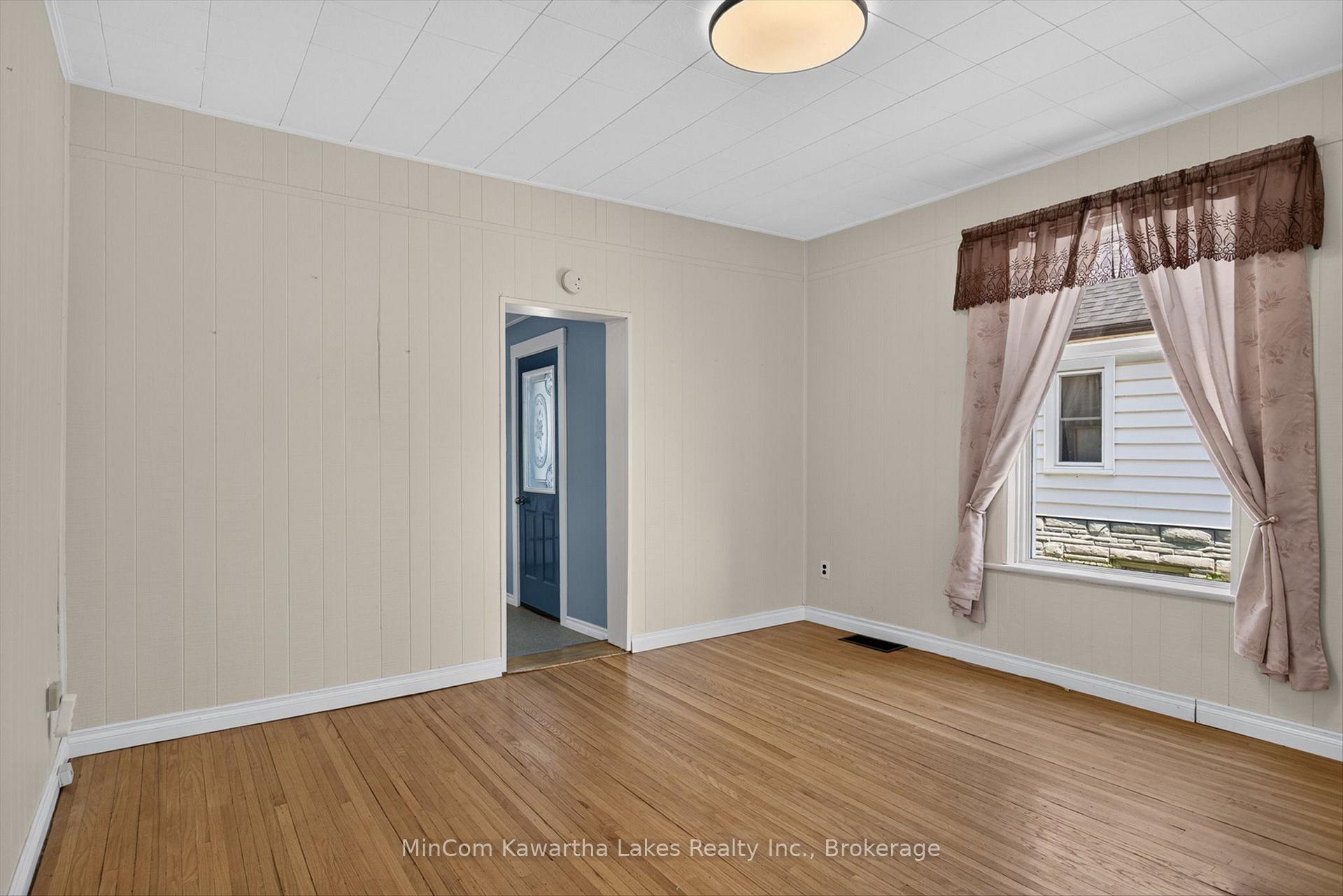 Photo 13 of 296 Braidwood Avenue, Peterborough, Otonabee Ward 1 — HOMEH
