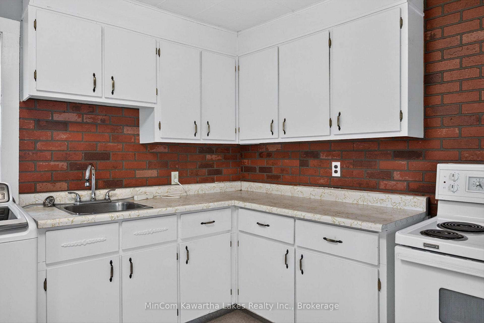 Photo 18 of 296 Braidwood Avenue, Peterborough, Otonabee Ward 1 — HOMEH