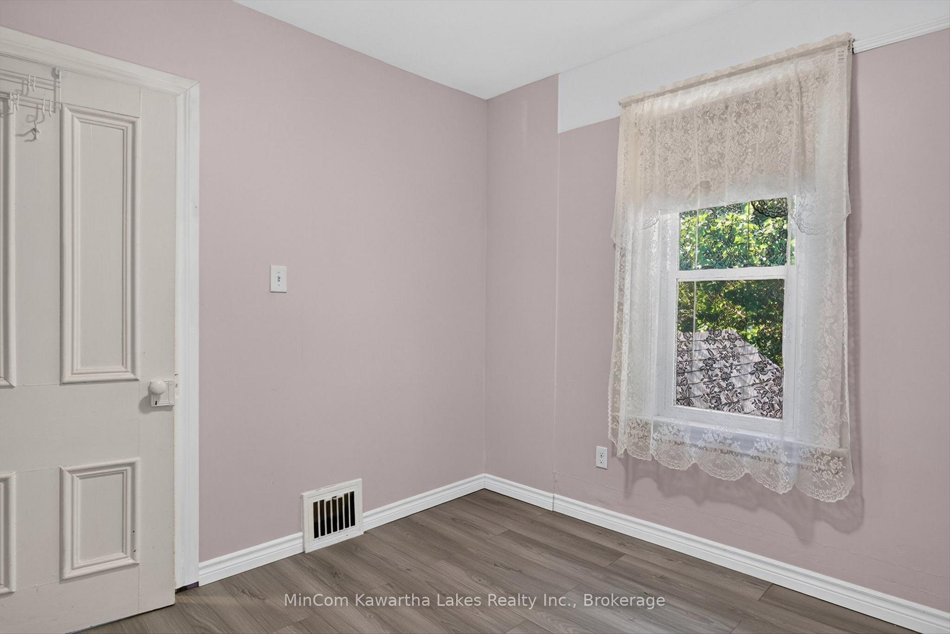 Photo 32 of 296 Braidwood Avenue, Peterborough, Otonabee Ward 1 — HOMEH