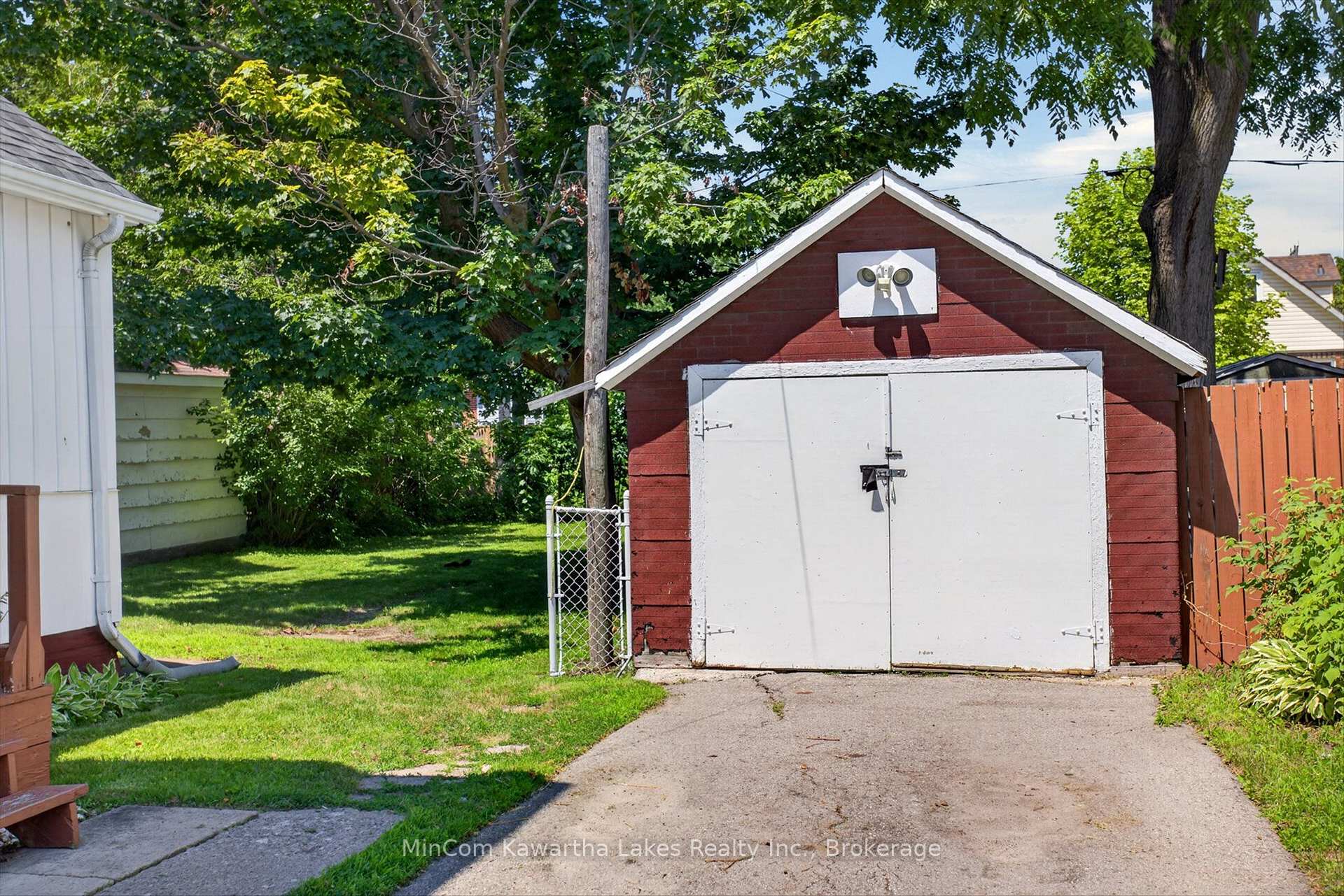 Photo 43 of 296 Braidwood Avenue, Peterborough, Otonabee Ward 1 — HOMEH