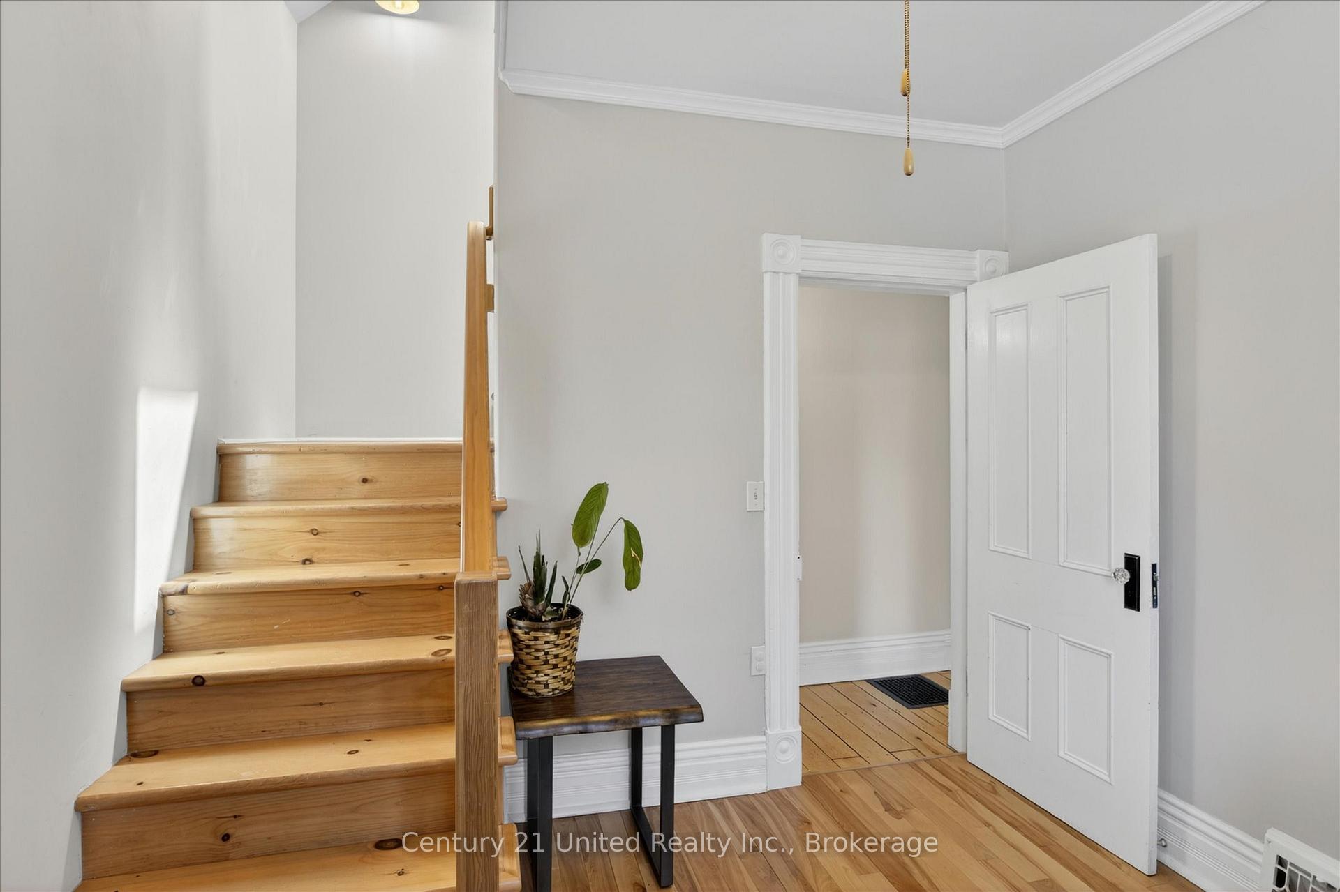 Photo 27 of 587 Gilmour Street, Peterborough, Town Ward 3 — HOMEH