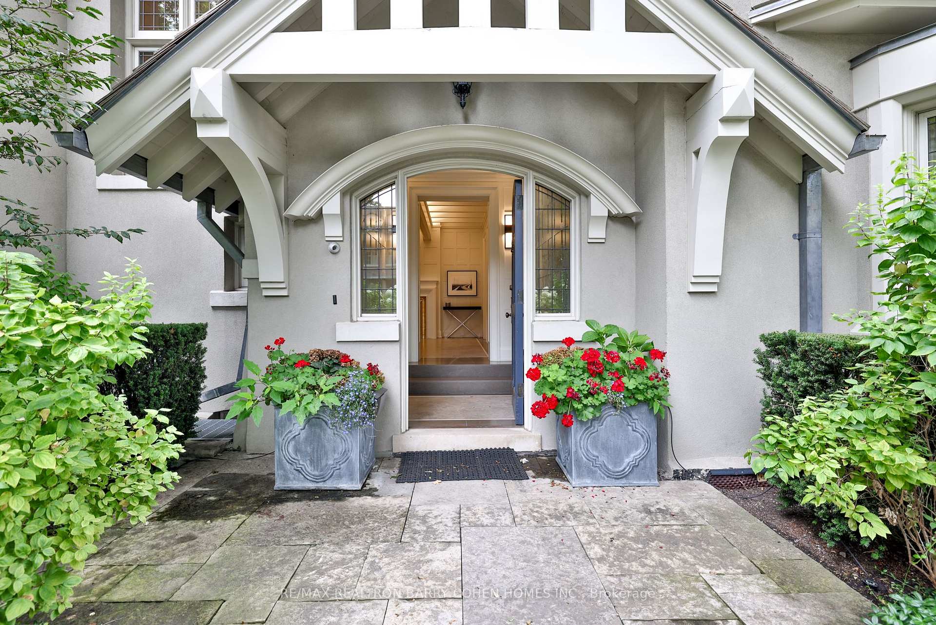 Photo 3 of 30 Whitney Avenue, Toronto, Rosedale-Moore Park — HOMEH