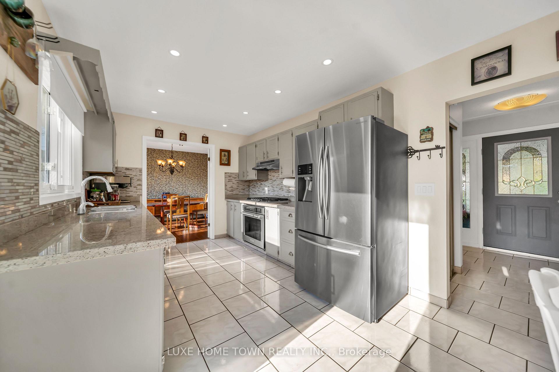 Photo 14 of 12 Mcnab Drive, Grimsby, Grimsby East — HOMEH