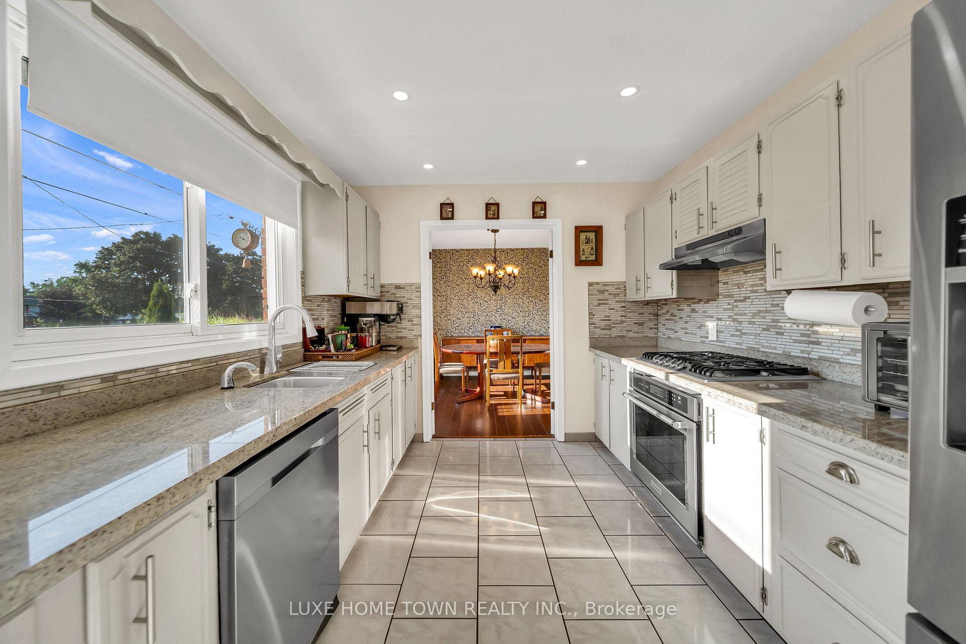 Photo 15 of 12 Mcnab Drive, Grimsby, Grimsby East — HOMEH
