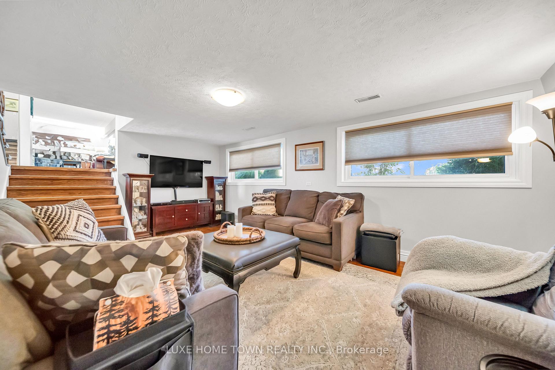 Photo 29 of 12 Mcnab Drive, Grimsby, Grimsby East — HOMEH