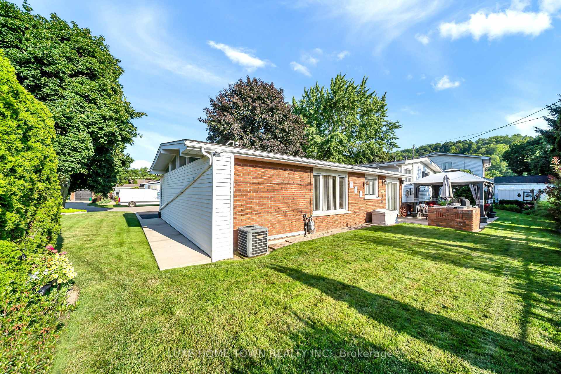 Photo 43 of 12 Mcnab Drive, Grimsby, Grimsby East — HOMEH