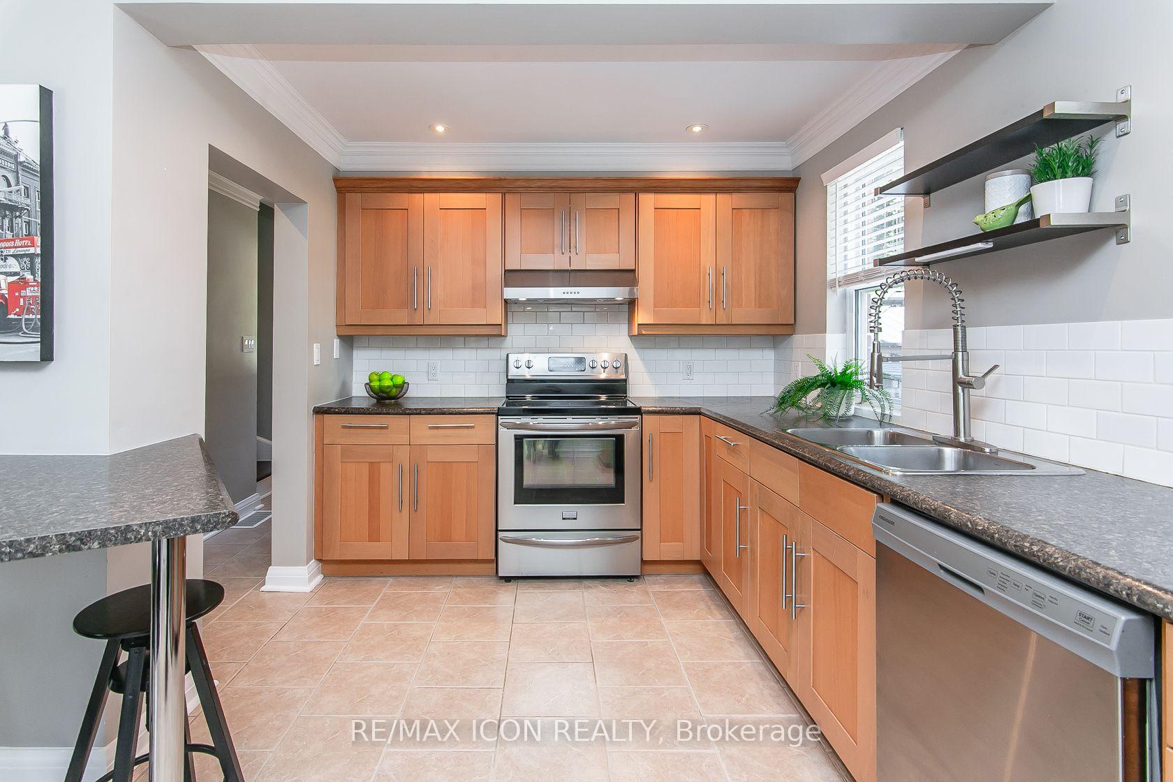 Photo 6 of 38 Scrimger Avenue, Cambridge, Christopher-Champlain — HOMEH