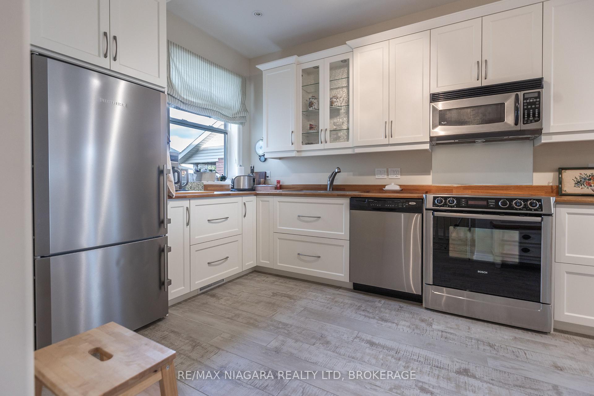 Photo 5 of 3334 Dustan Street, Lincoln, Lincoln-Jordan/Vineland — HOMEH