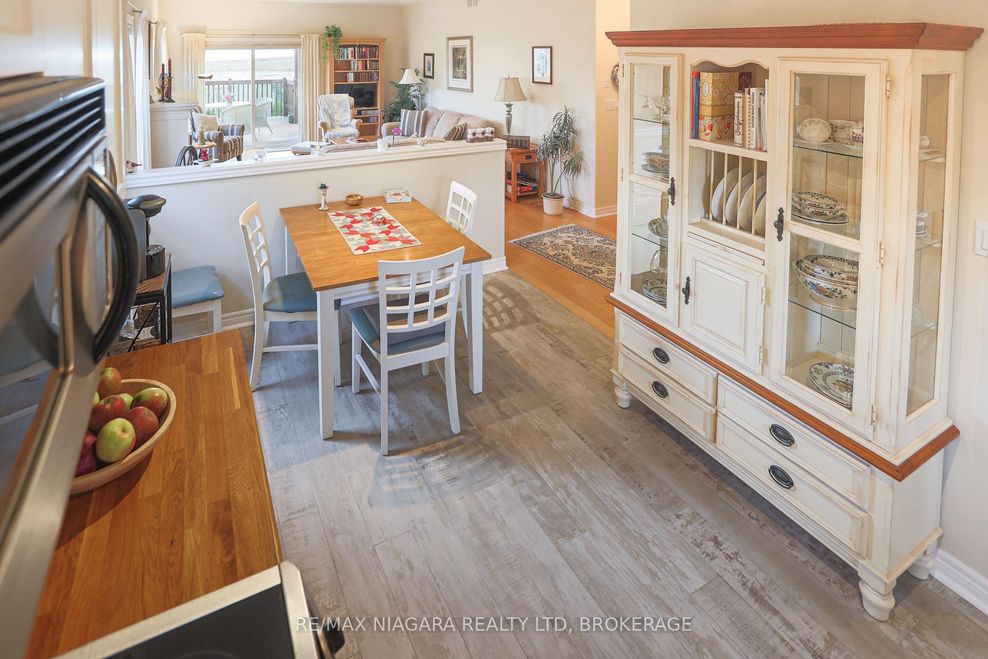 Photo 6 of 3334 Dustan Street, Lincoln, Lincoln-Jordan/Vineland — HOMEH