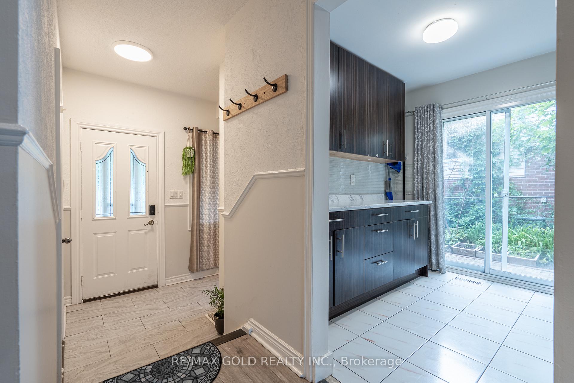 Photo 4 of 23 Judith Crescent, Brampton, Northgate — HOMEH