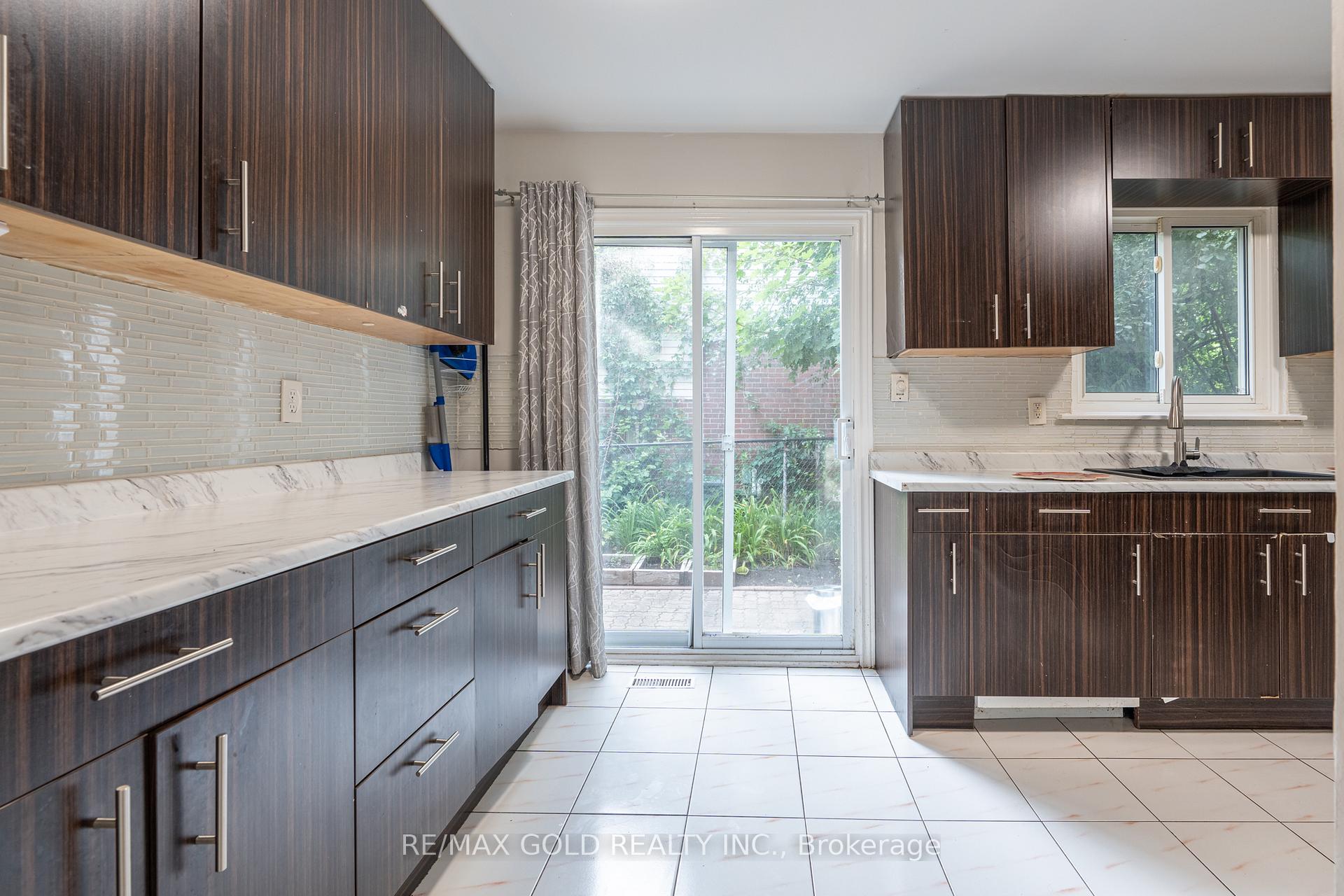 Photo 5 of 23 Judith Crescent, Brampton, Northgate — HOMEH