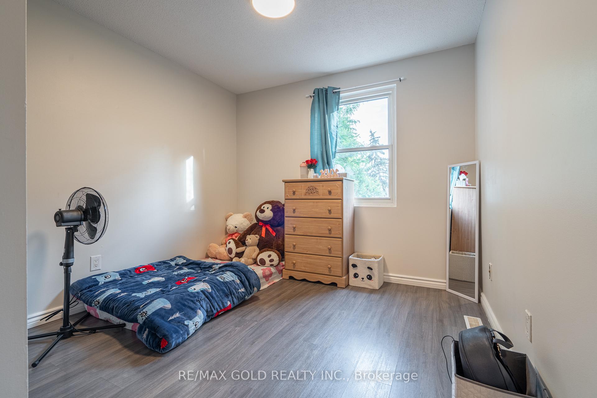 Photo 20 of 23 Judith Crescent, Brampton, Northgate — HOMEH