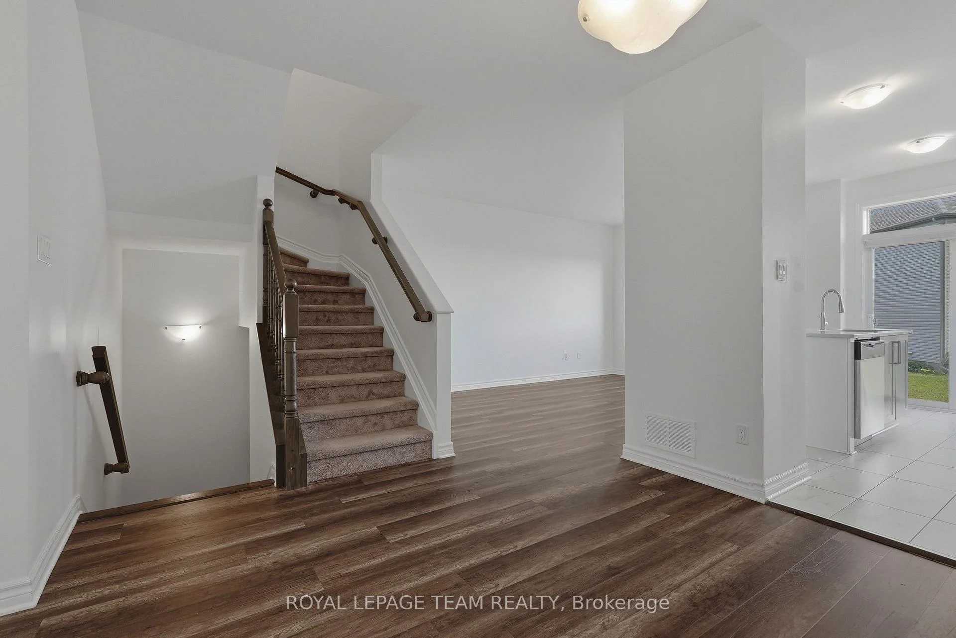 Photo 6 of 195 Kimpton Drive, Ottawa, Stittsville (North) — HOMEH