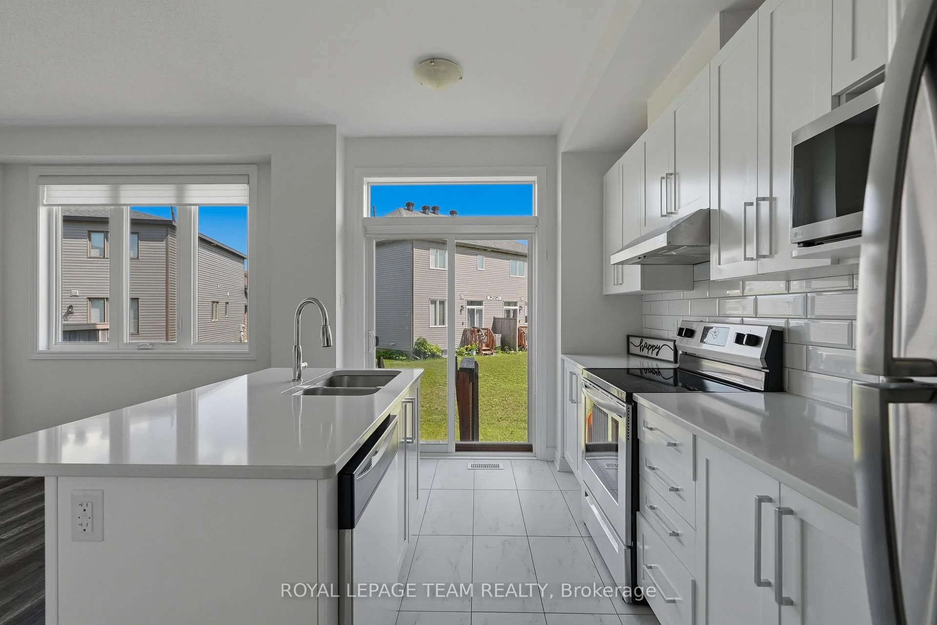Photo 9 of 195 Kimpton Drive, Ottawa, Stittsville (North) — HOMEH
