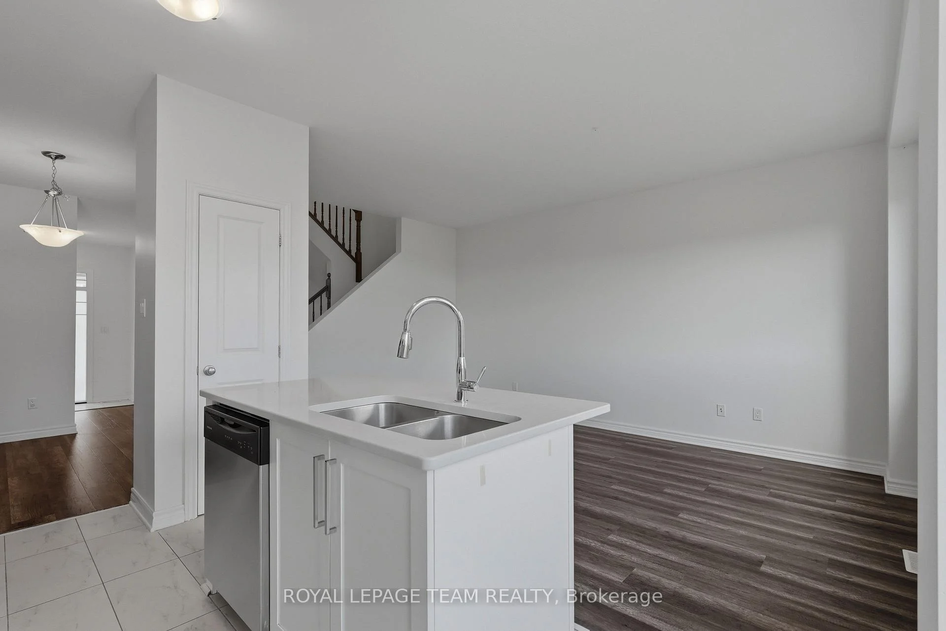Photo 12 of 195 Kimpton Drive, Ottawa, Stittsville (North) — HOMEH