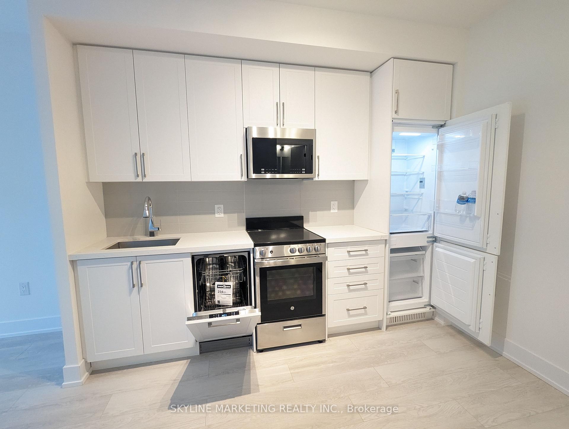 Photo 3 of Unit 524, 2450 Old Bronte Road, Oakville, Westmount — HOMEH