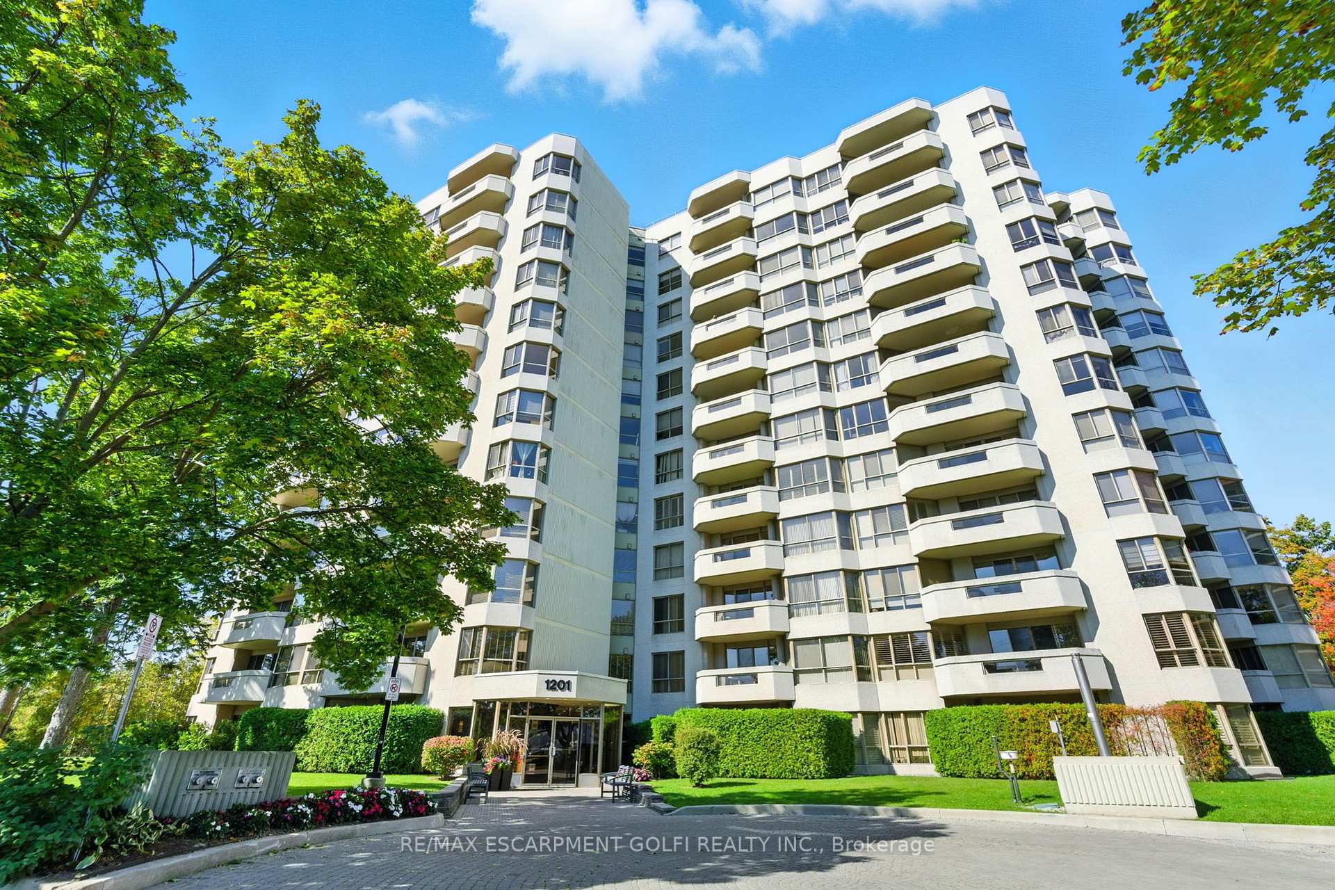 Photo of Unit 208, 1201 North Shore Boulevard E