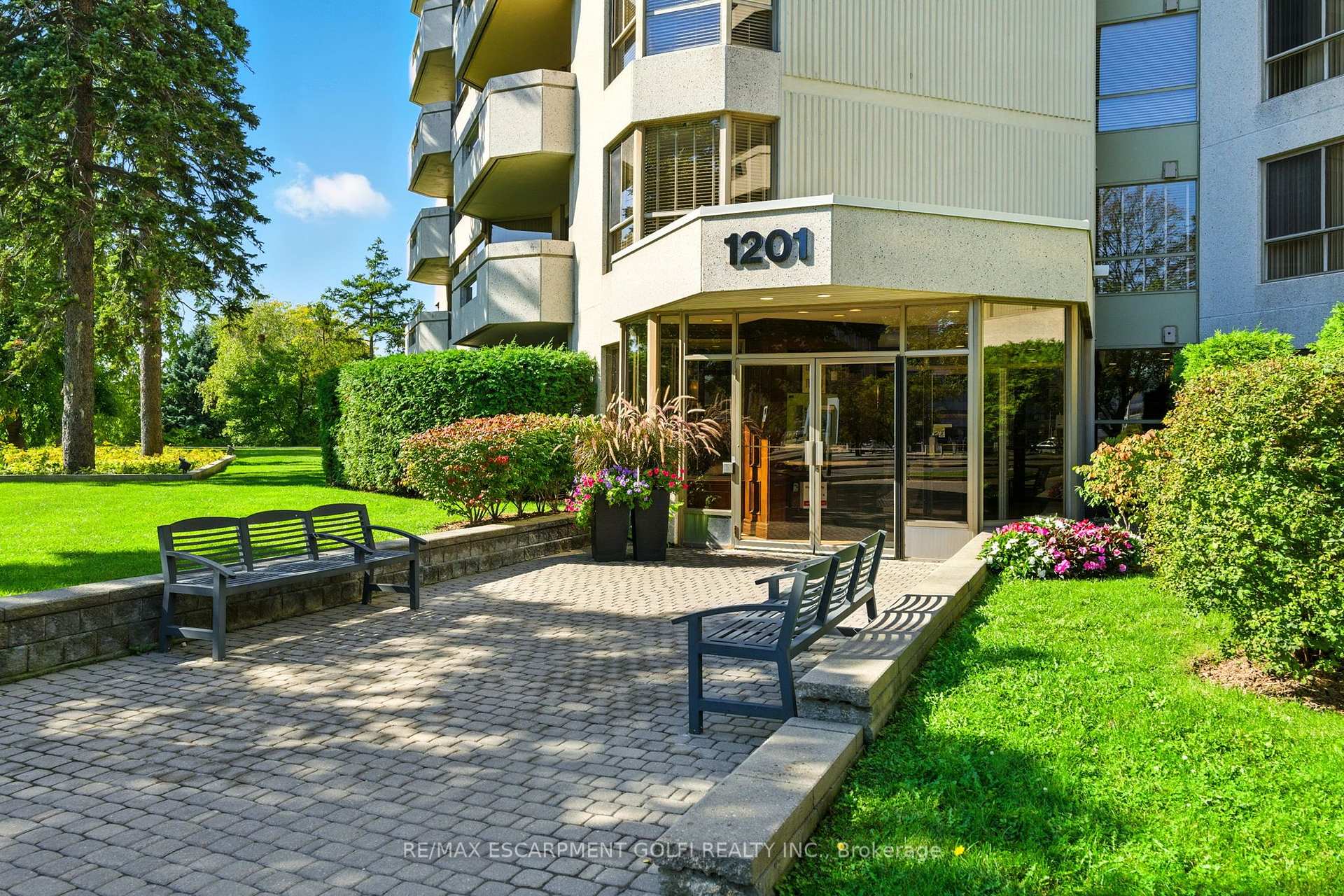 Photo 4 of Unit 208, 1201 North Shore Boulevard E, Burlington, Brant — HOMEH
