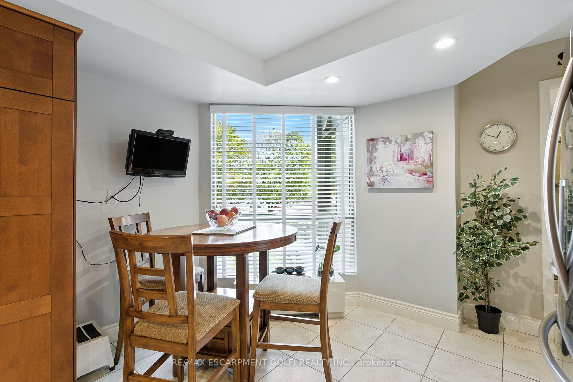 Photo 13 of Unit 208, 1201 North Shore Boulevard E, Burlington, Brant — HOMEH