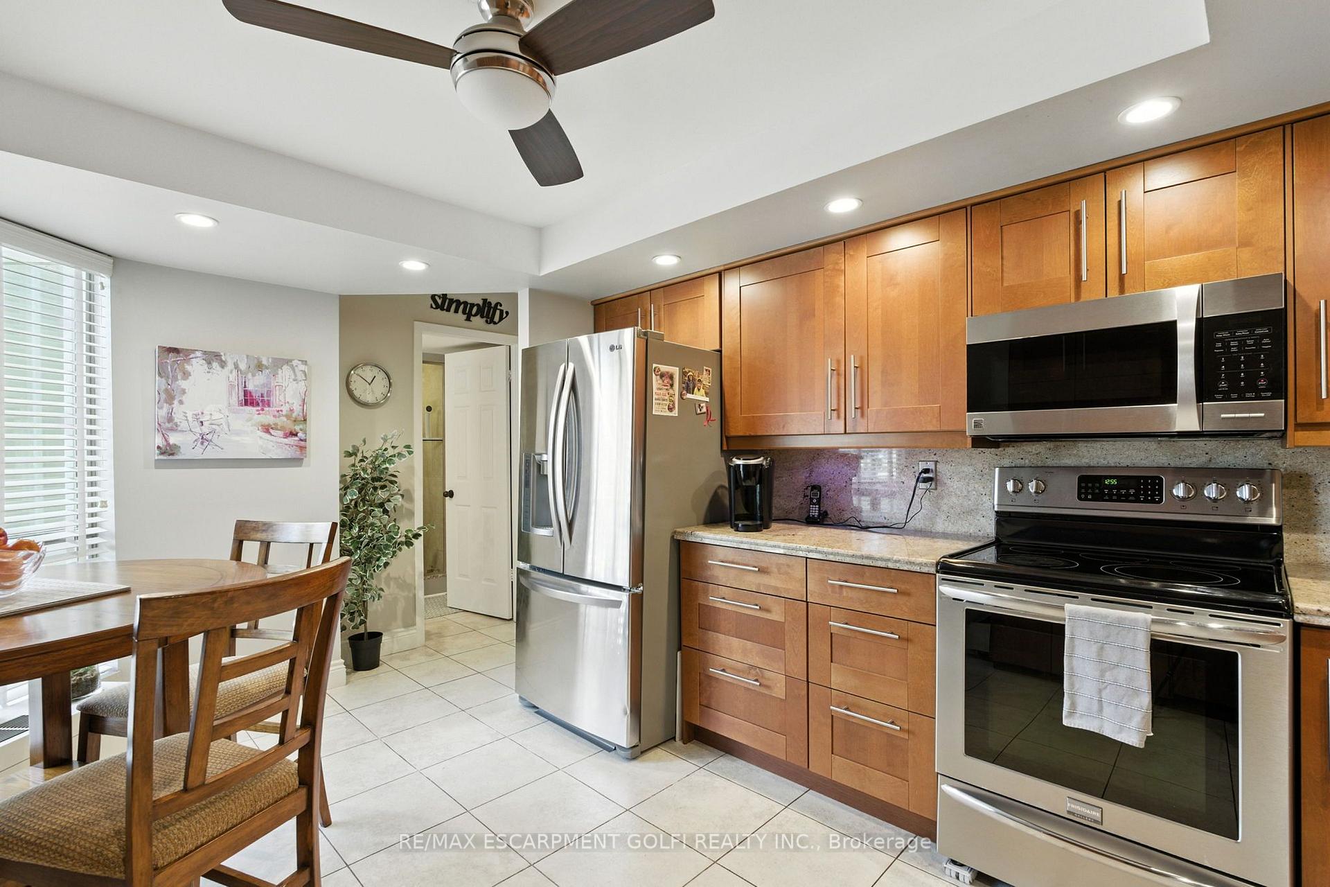 Photo 14 of Unit 208, 1201 North Shore Boulevard E, Burlington, Brant — HOMEH