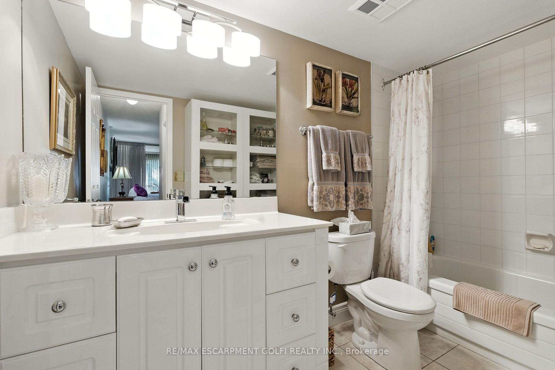 Photo 24 of Unit 208, 1201 North Shore Boulevard E, Burlington, Brant — HOMEH