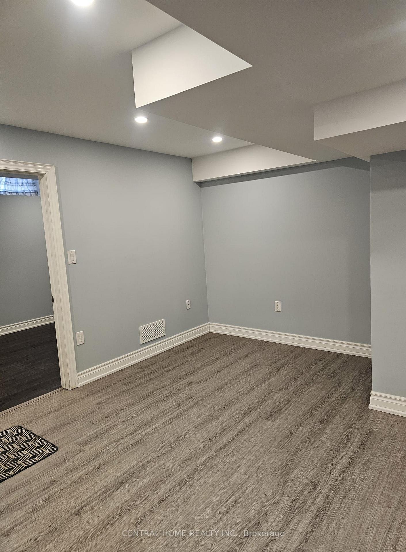 Photo 5 of 45 Wildmoor Street, Markham, Cornell — HOMEH