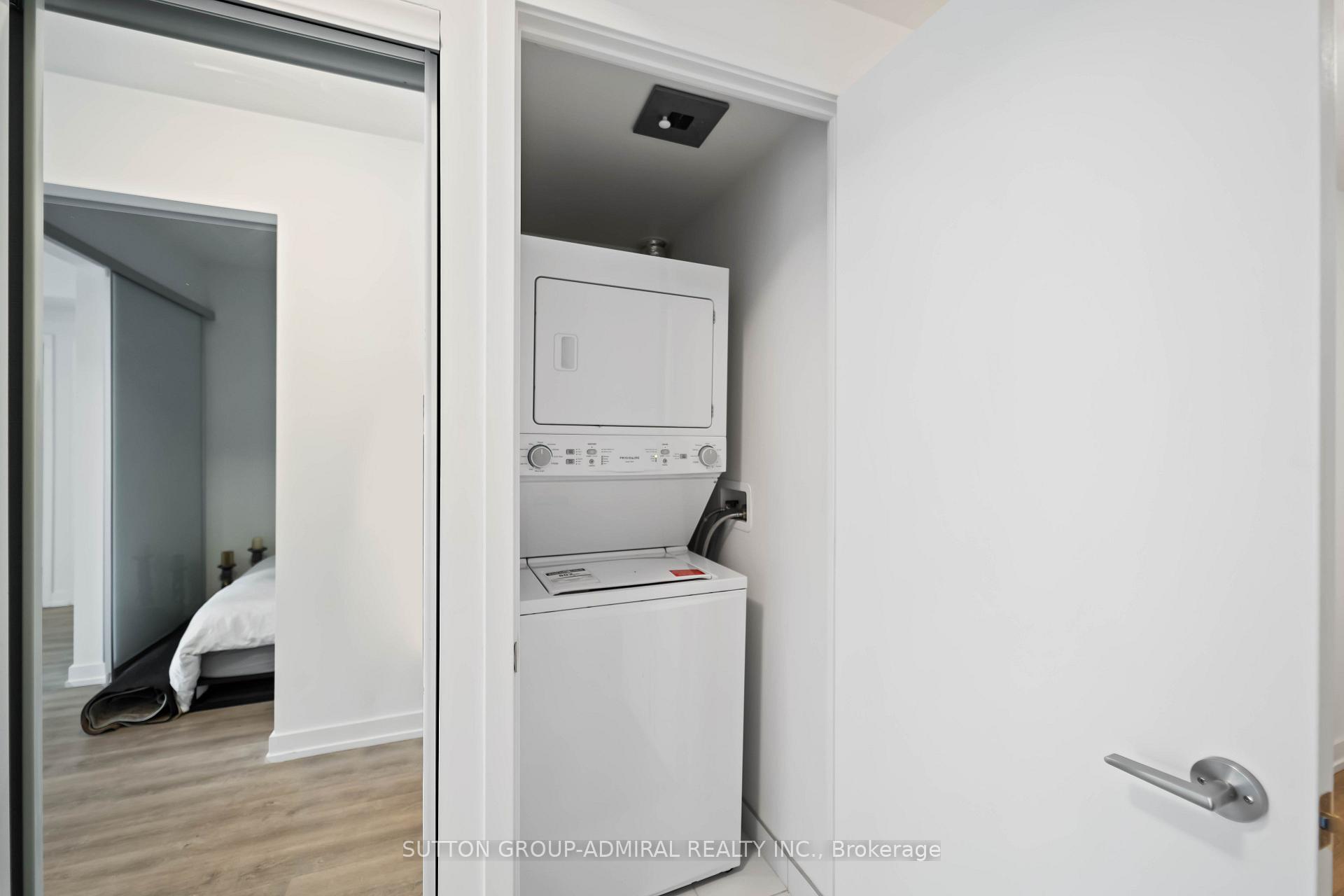 Photo 6 of Unit 812, 158 Front Street E, Toronto, Moss Park — HOMEH