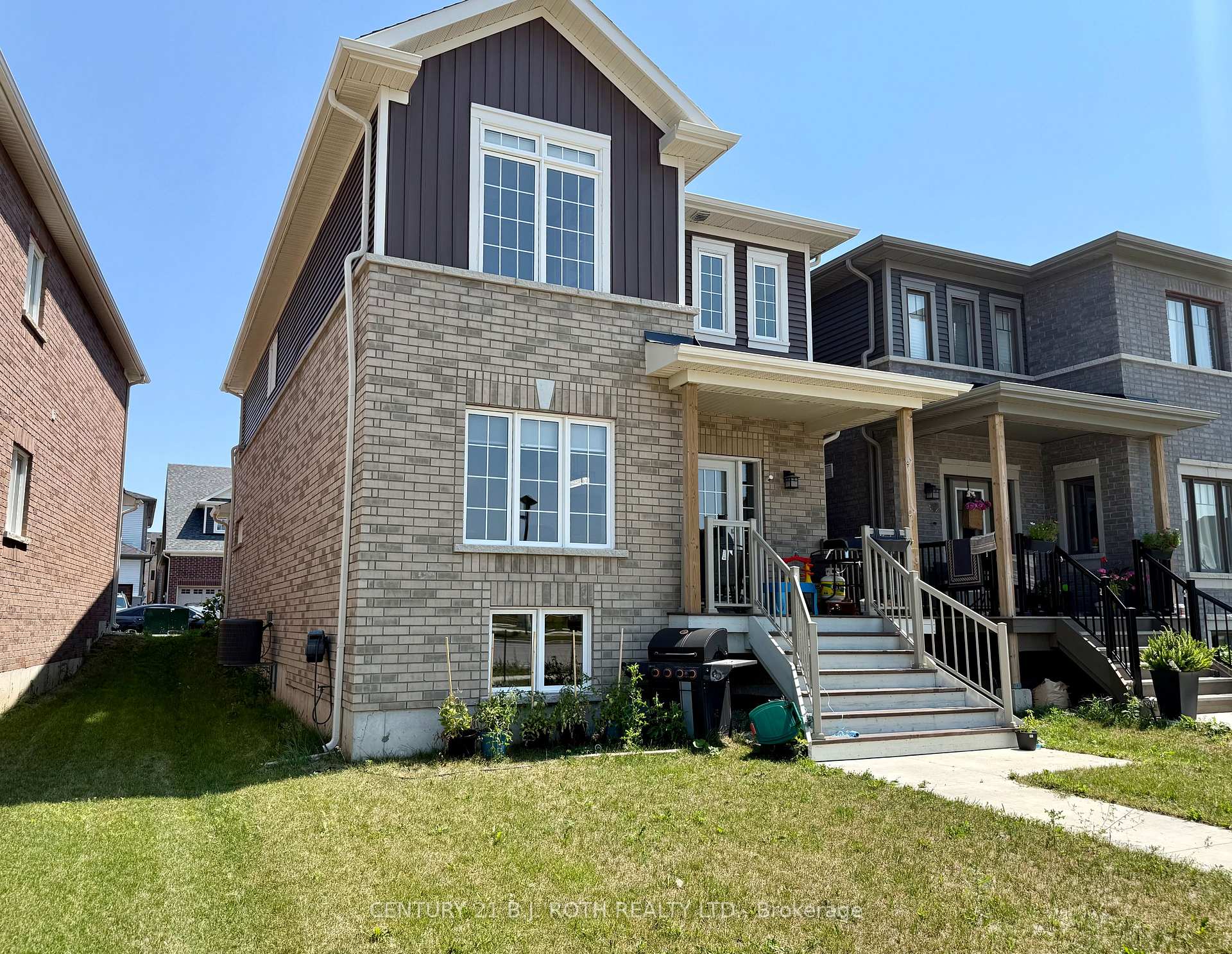 Photo 2 of 13 Harvest Crescent, Barrie, Rural Barrie Southeast — HOMEH