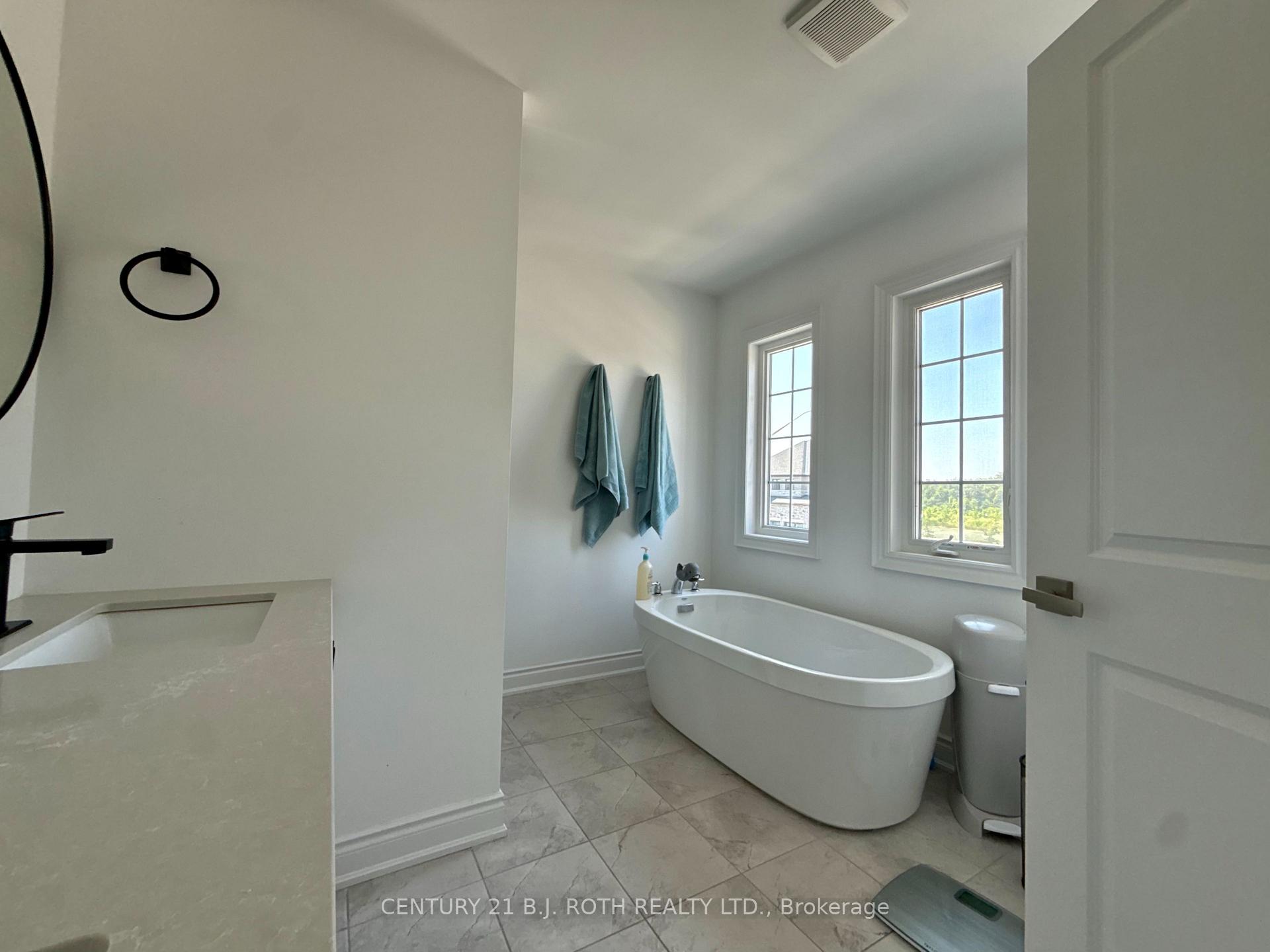 Photo 26 of 13 Harvest Crescent, Barrie, Rural Barrie Southeast — HOMEH