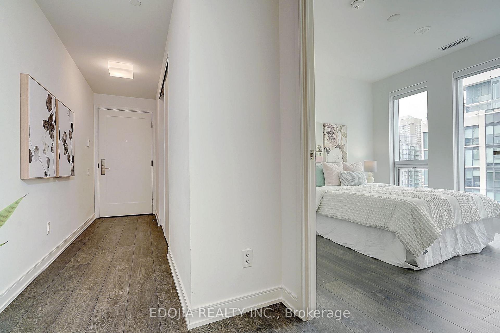 Photo 4 of Unit 3502, 3 Gloucester Street, Toronto, Church-Yonge Corridor — HOMEH