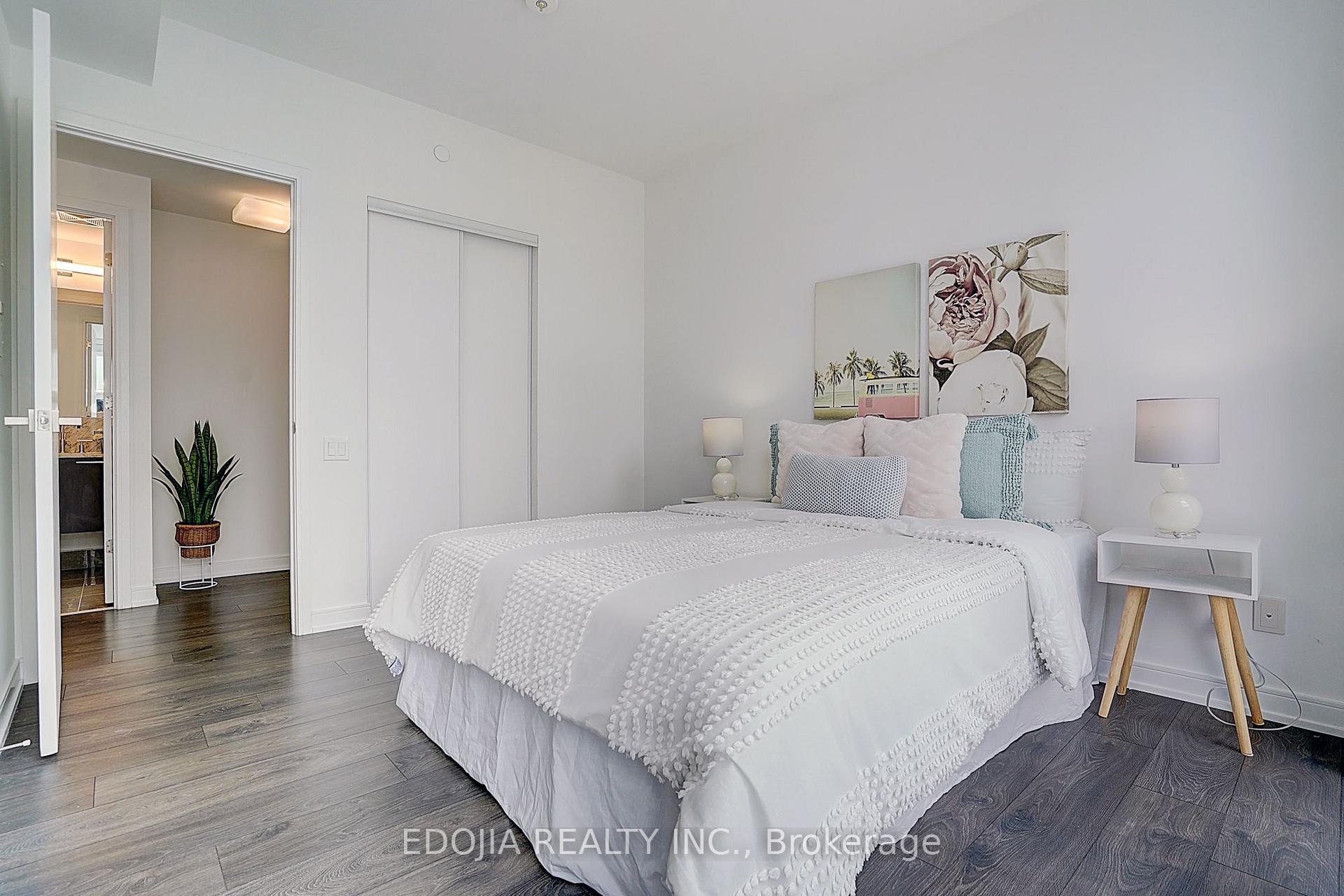 Photo 5 of Unit 3502, 3 Gloucester Street, Toronto, Church-Yonge Corridor — HOMEH