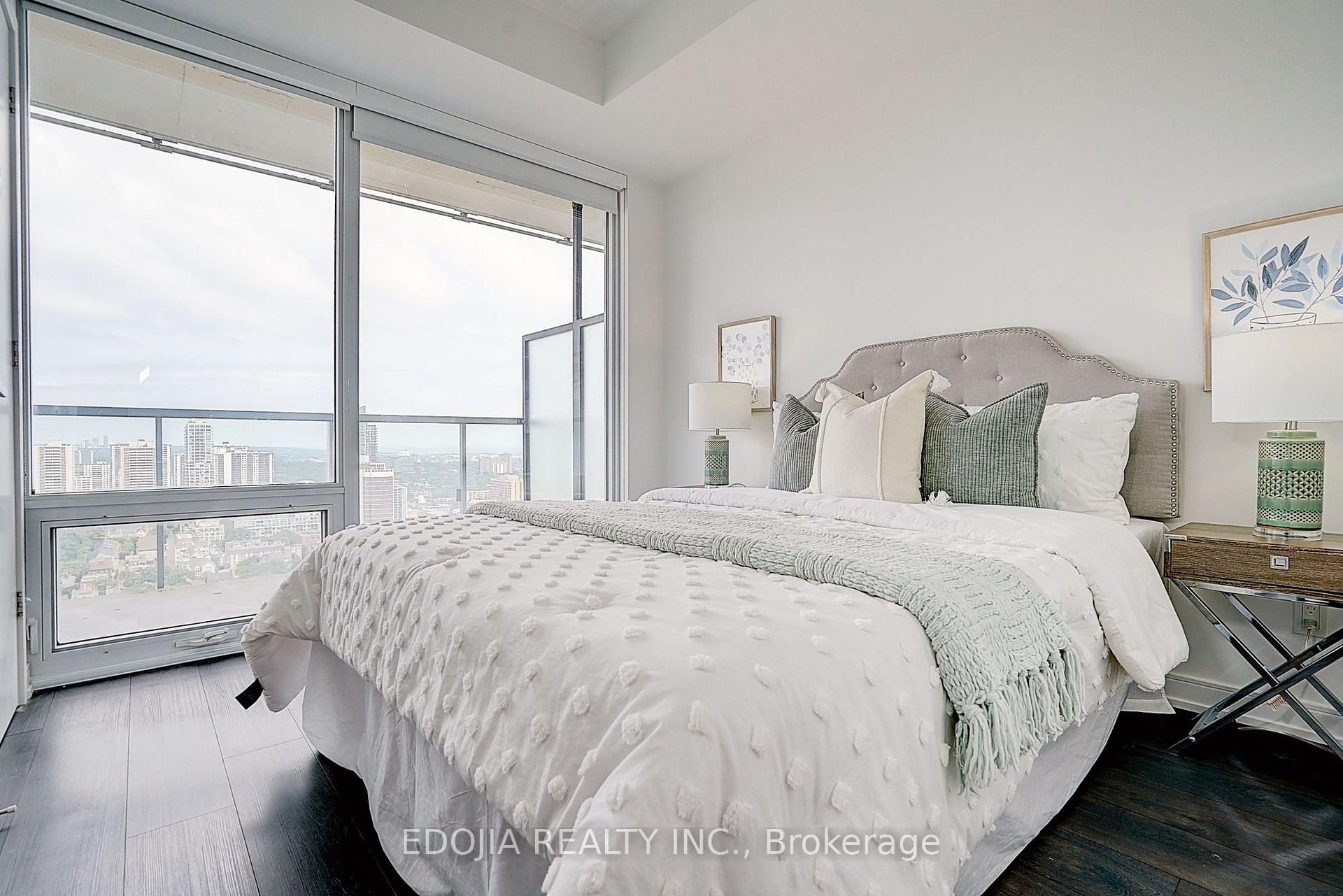 Photo 8 of Unit 3502, 3 Gloucester Street, Toronto, Church-Yonge Corridor — HOMEH