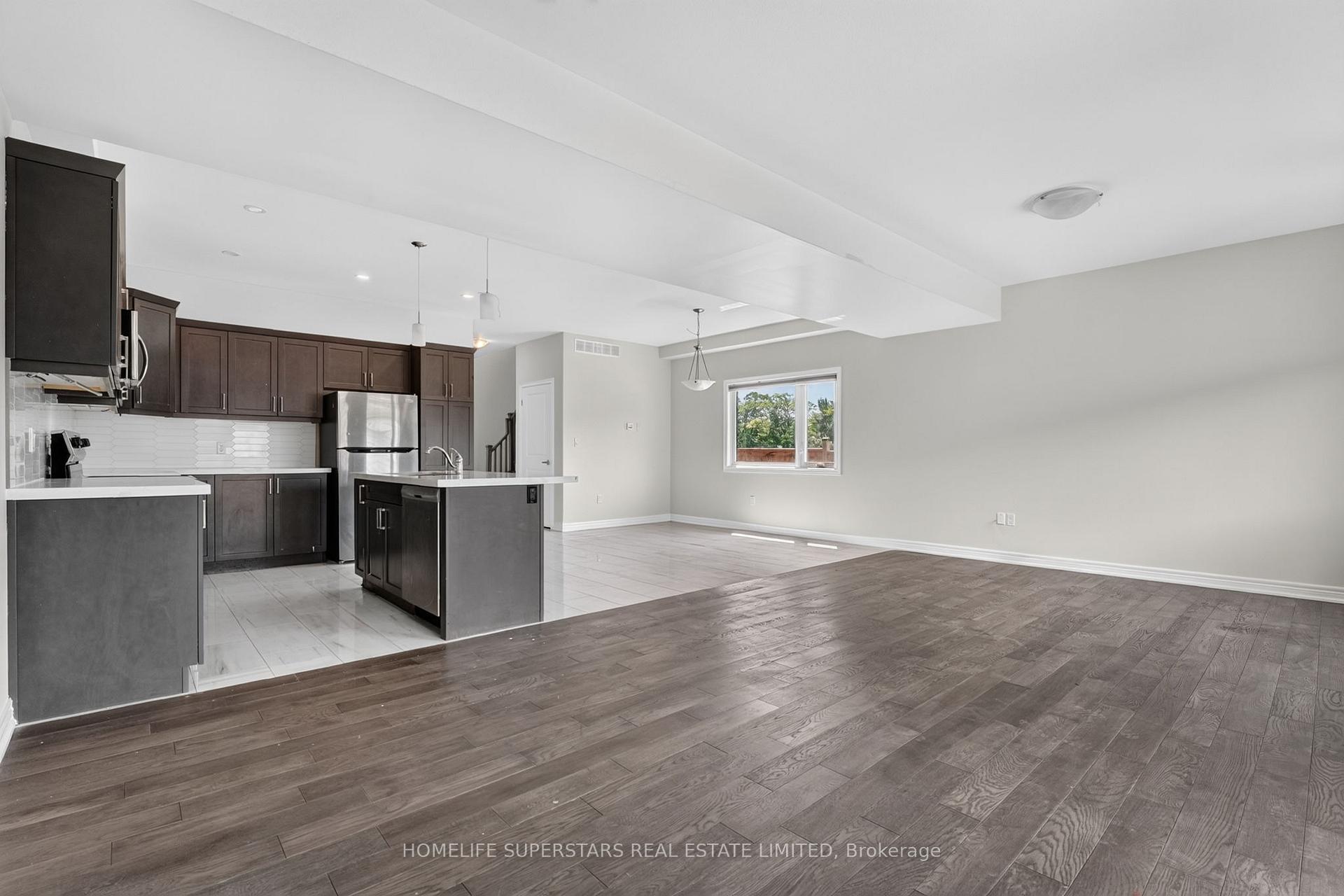 Photo 13 of 7213 Parsa Street, Niagara Falls, Brown — HOMEH