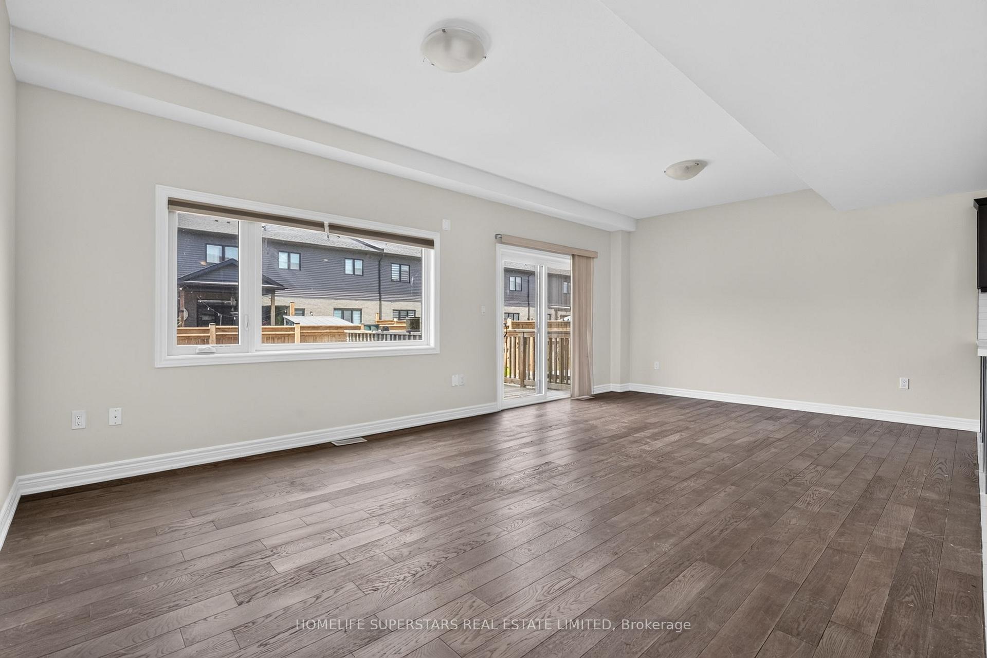 Photo 22 of 7213 Parsa Street, Niagara Falls, Brown — HOMEH