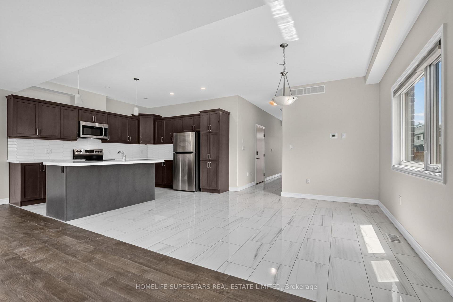 Photo 23 of 7213 Parsa Street, Niagara Falls, Brown — HOMEH