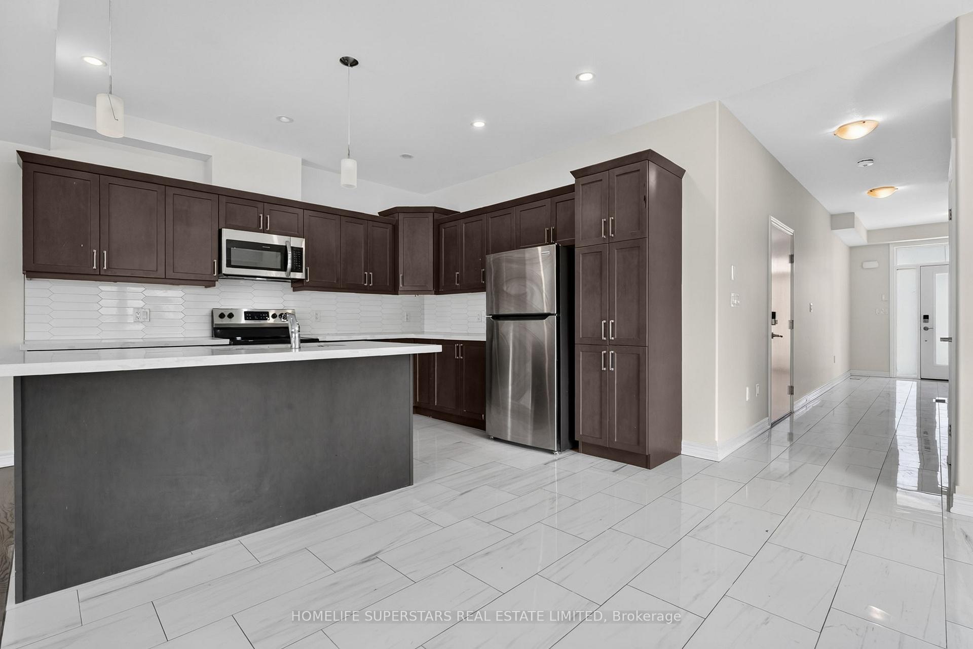 Photo 24 of 7213 Parsa Street, Niagara Falls, Brown — HOMEH