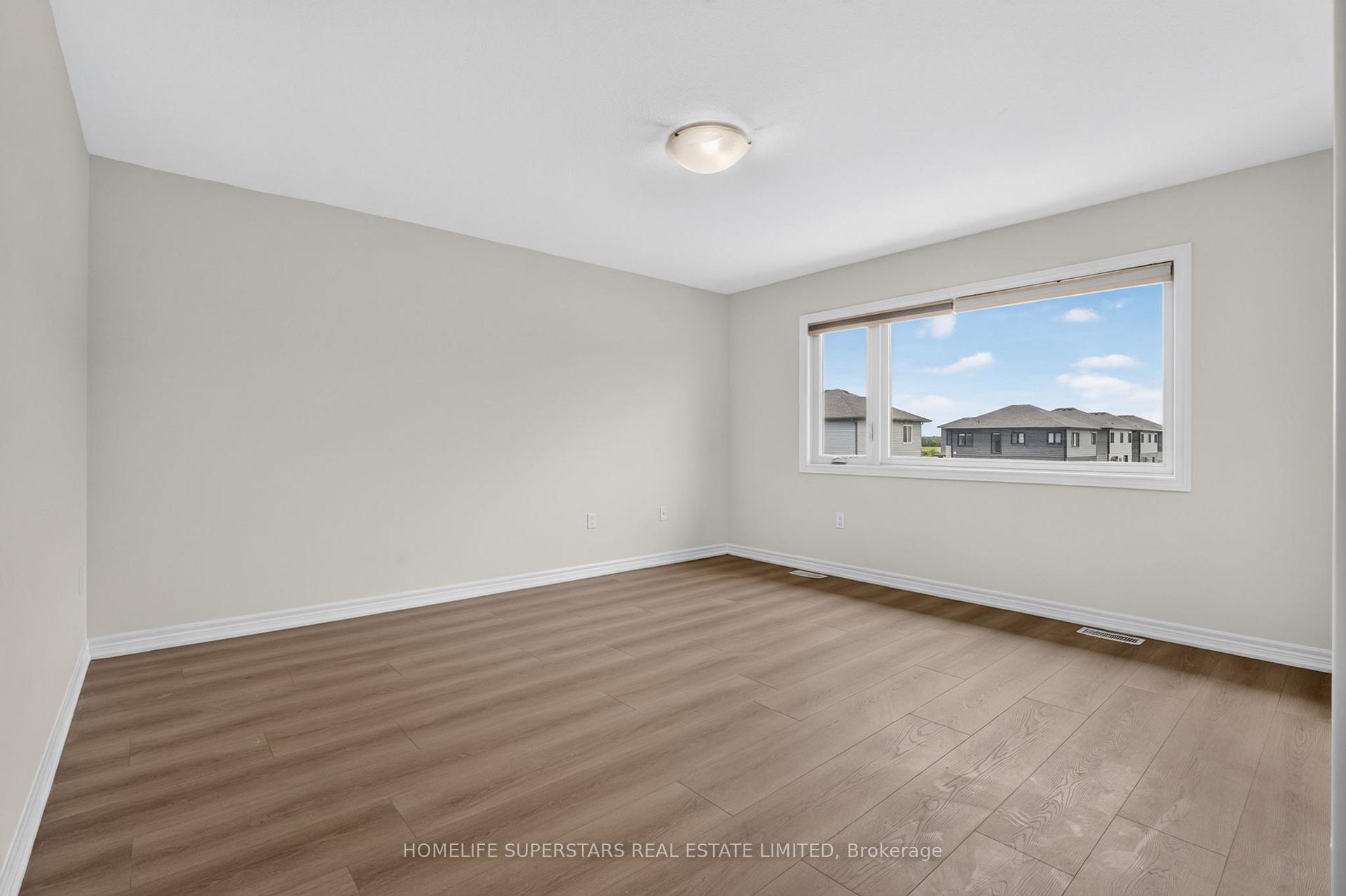 Photo 34 of 7213 Parsa Street, Niagara Falls, Brown — HOMEH