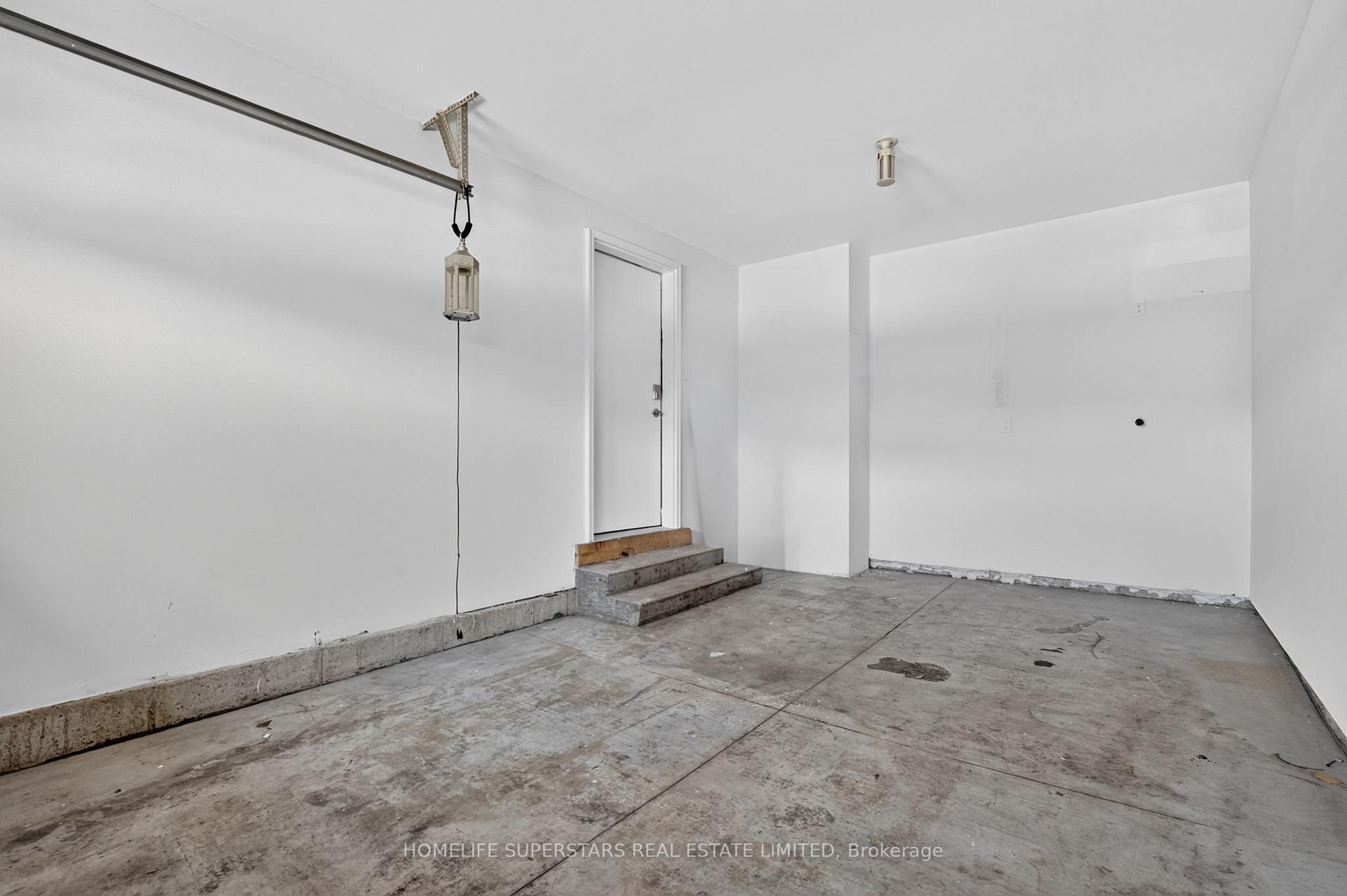 Photo 41 of 7213 Parsa Street, Niagara Falls, Brown — HOMEH