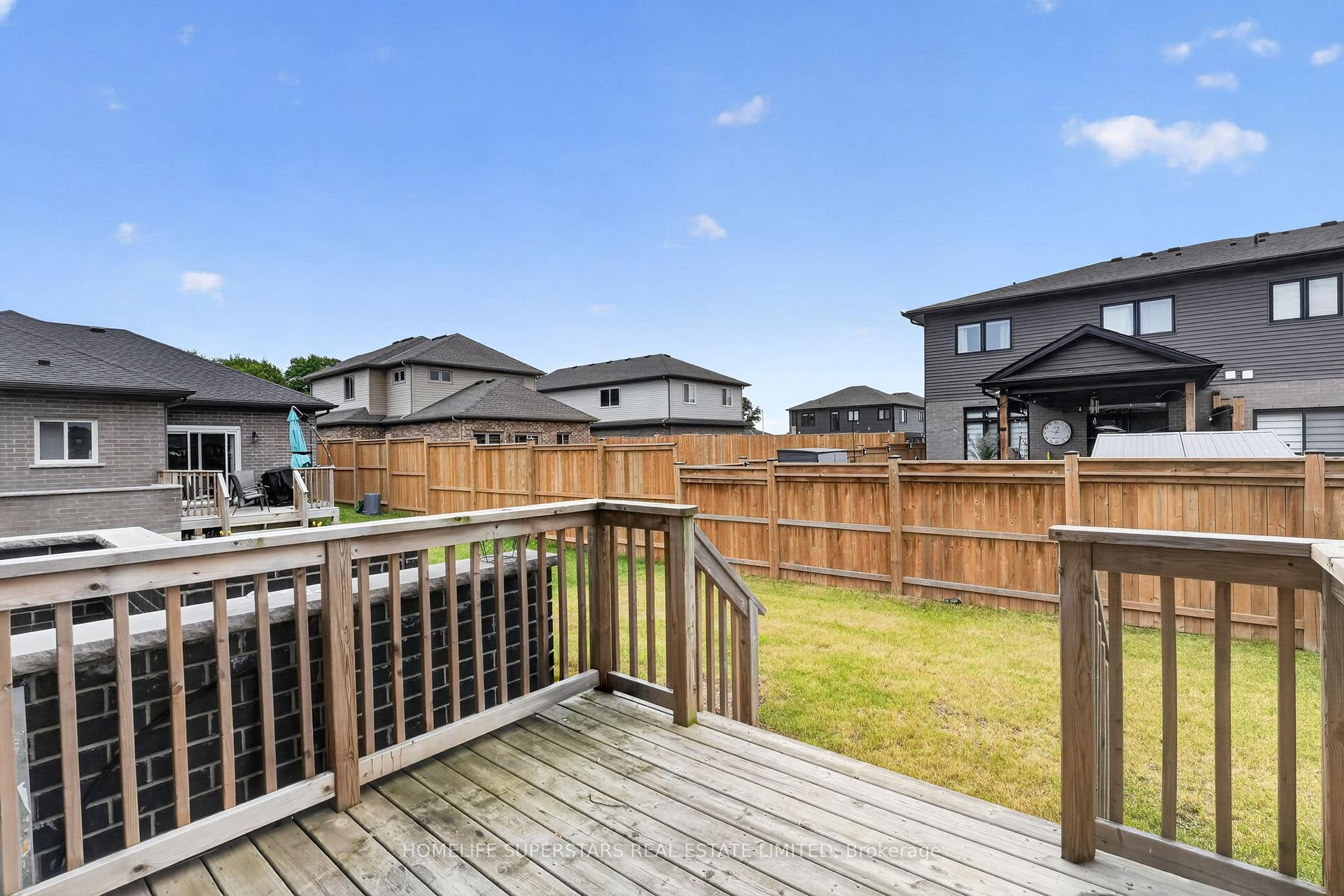 Photo 46 of 7213 Parsa Street, Niagara Falls, Brown — HOMEH