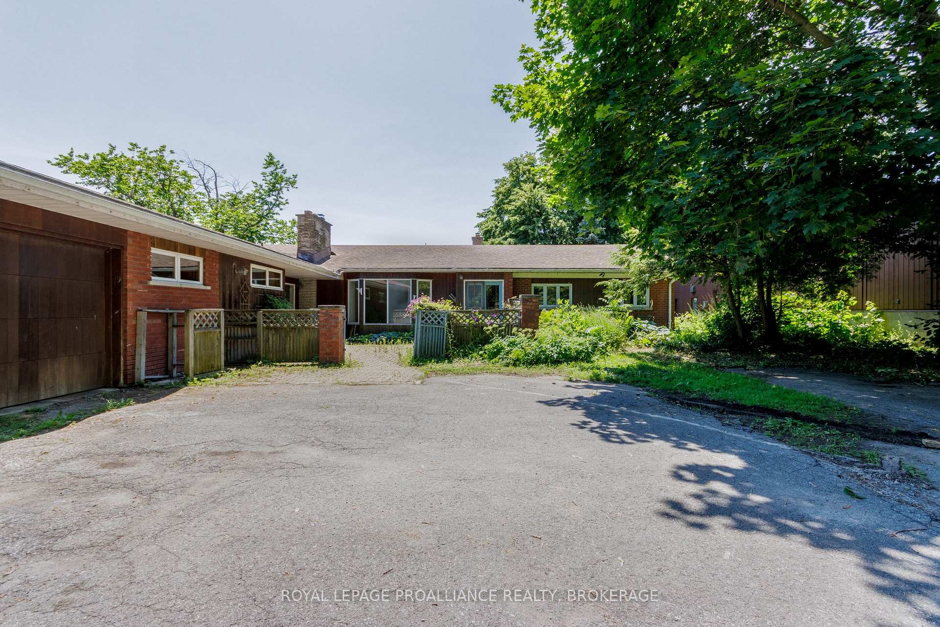 Photo 13 of 19 Lakeland Point Drive, Kingston, City SouthWest — HOMEH
