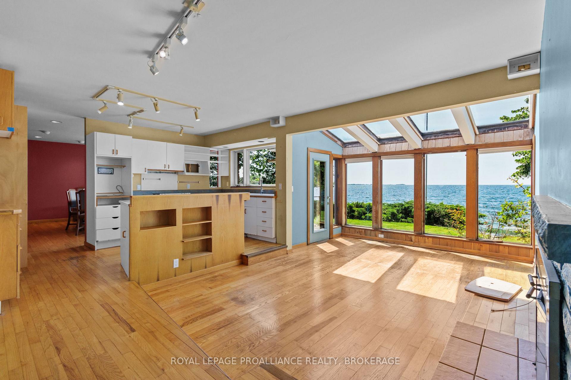 Photo 21 of 19 Lakeland Point Drive, Kingston, City SouthWest — HOMEH