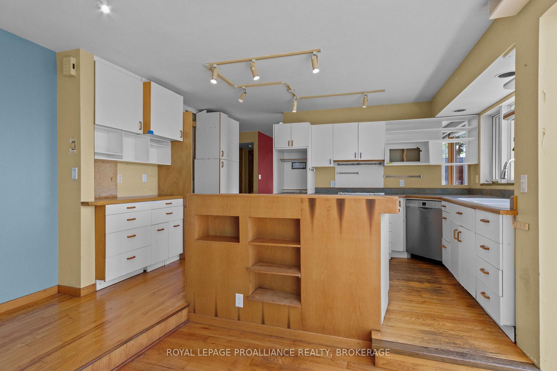 Photo 24 of 19 Lakeland Point Drive, Kingston, City SouthWest — HOMEH