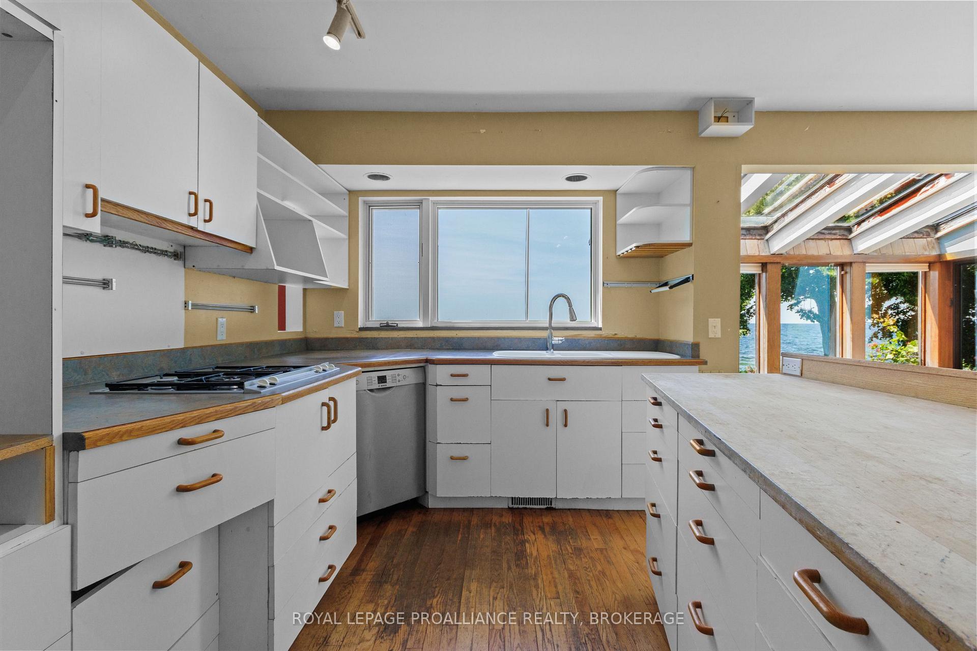 Photo 25 of 19 Lakeland Point Drive, Kingston, City SouthWest — HOMEH