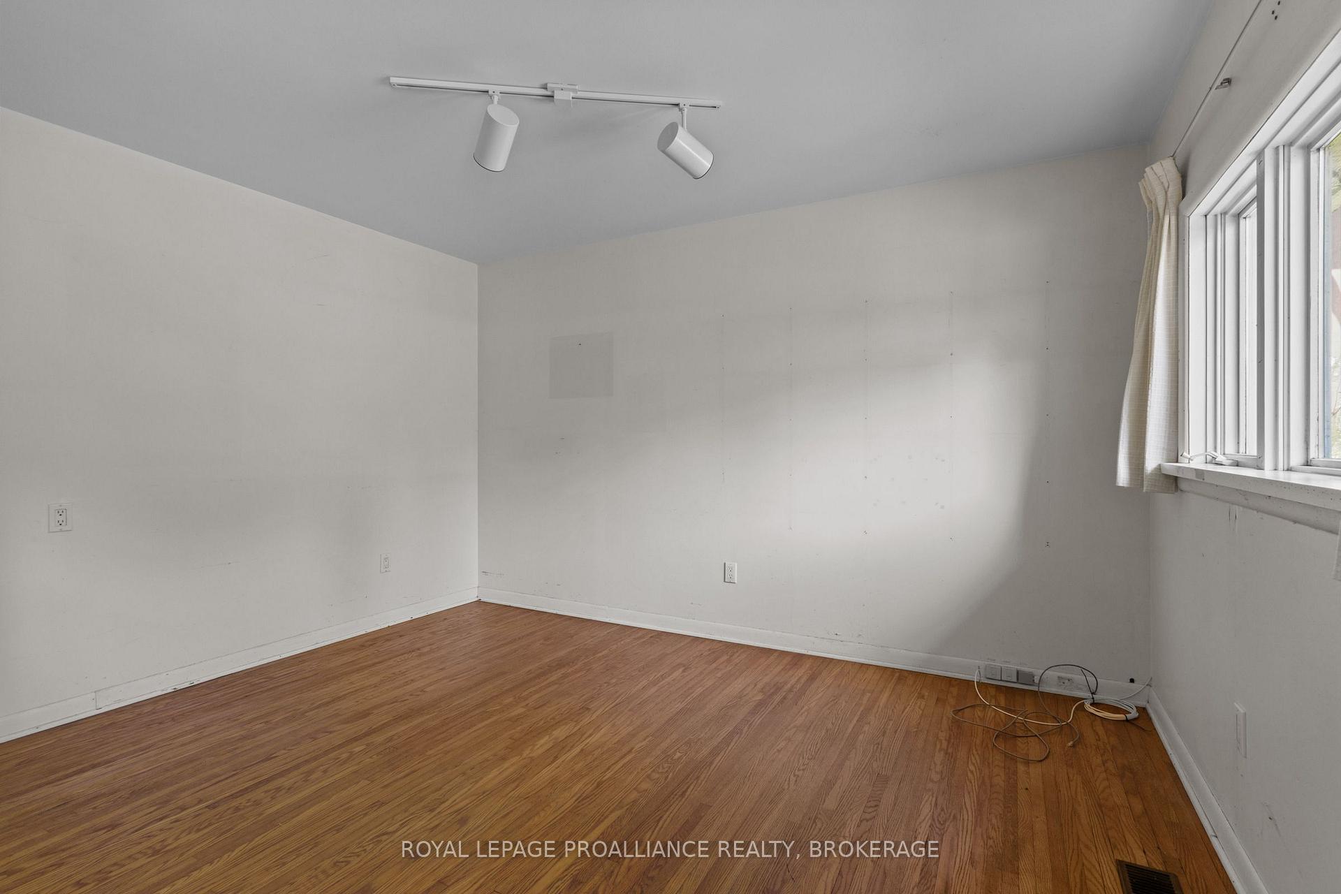 Photo 37 of 19 Lakeland Point Drive, Kingston, City SouthWest — HOMEH