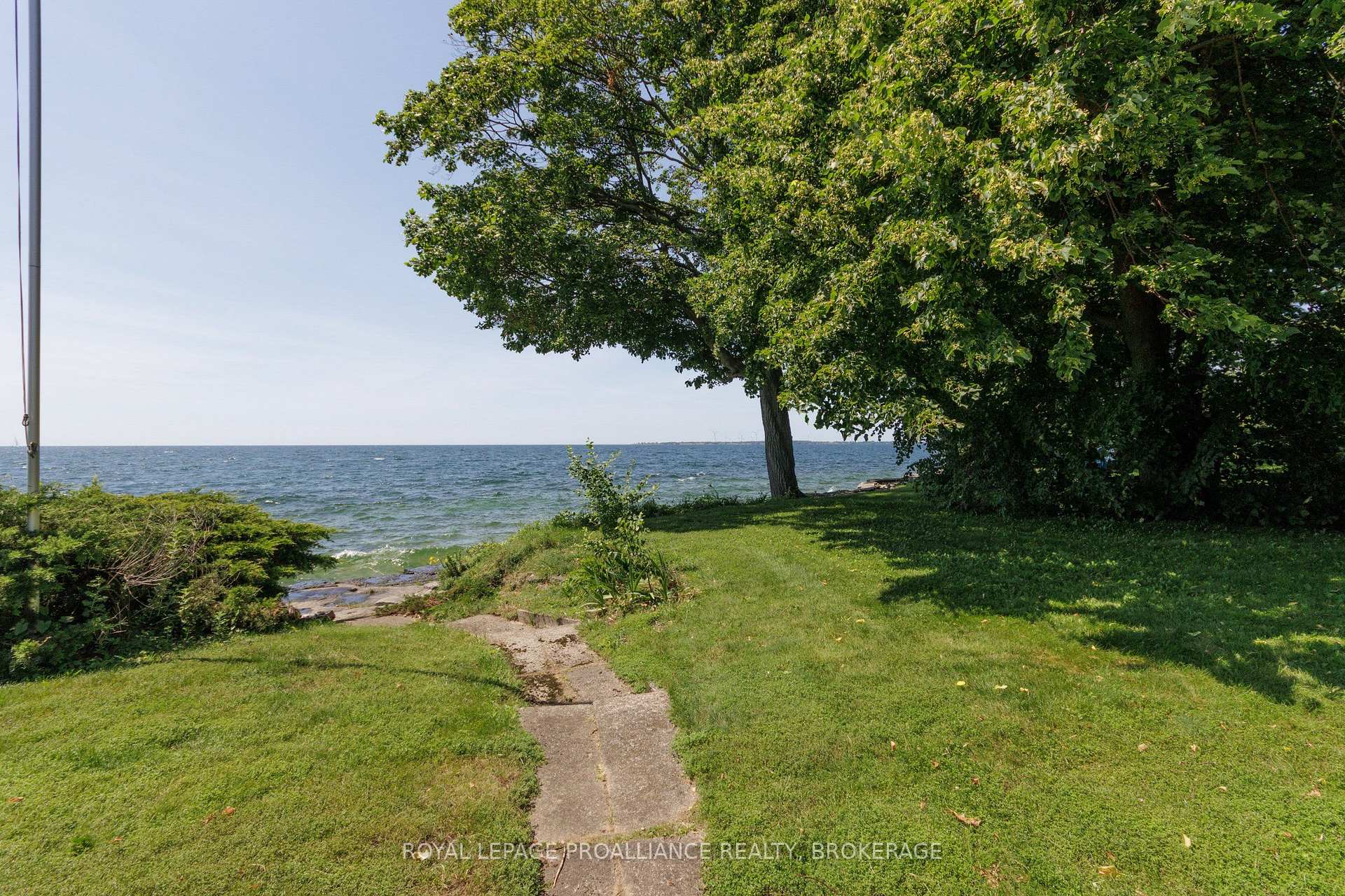 Photo 9 of 19 Lakeland Point Drive, Kingston, City SouthWest — HOMEH