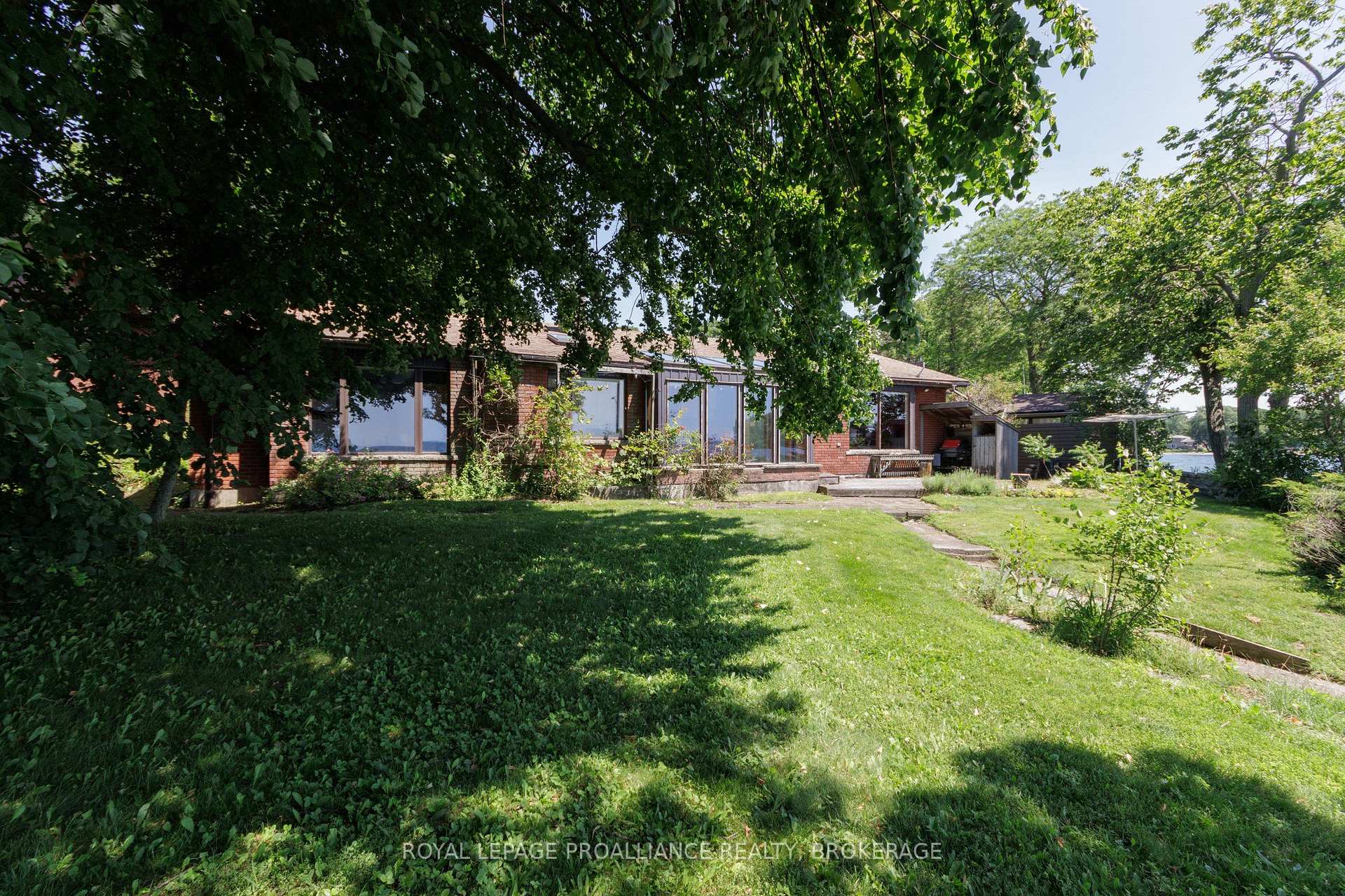 Photo 7 of 19 Lakeland Point Drive, Kingston, City SouthWest — HOMEH
