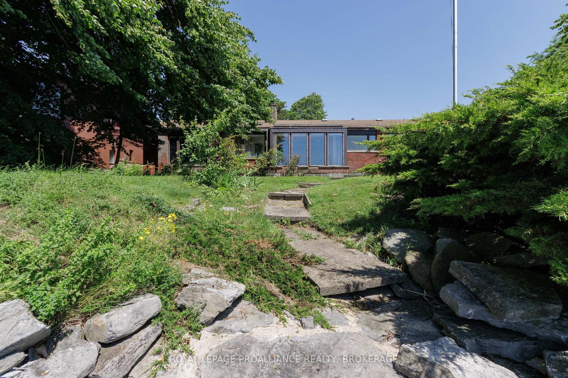 Photo 6 of 19 Lakeland Point Drive, Kingston, City SouthWest — HOMEH