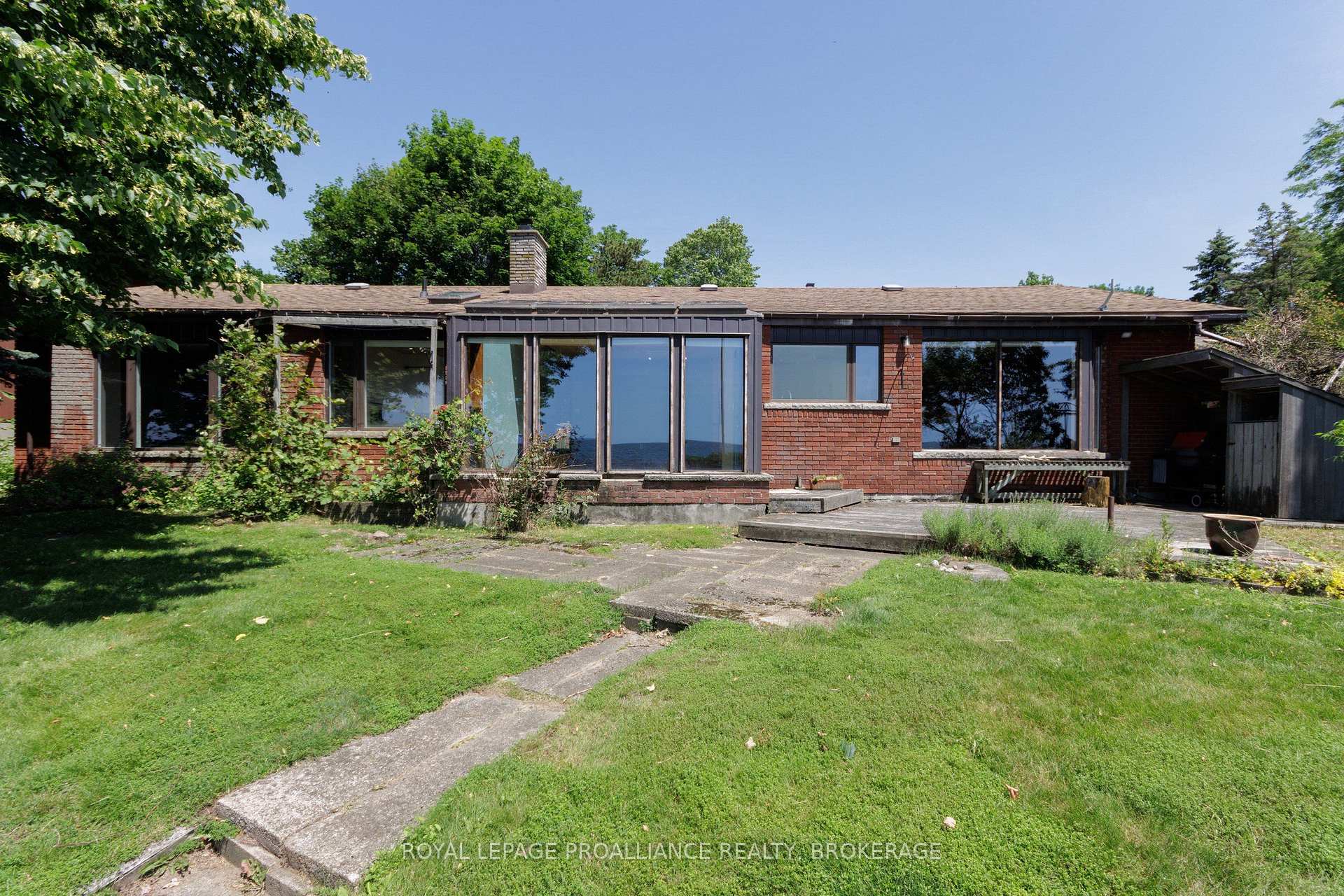 Photo 5 of 19 Lakeland Point Drive, Kingston, City SouthWest — HOMEH